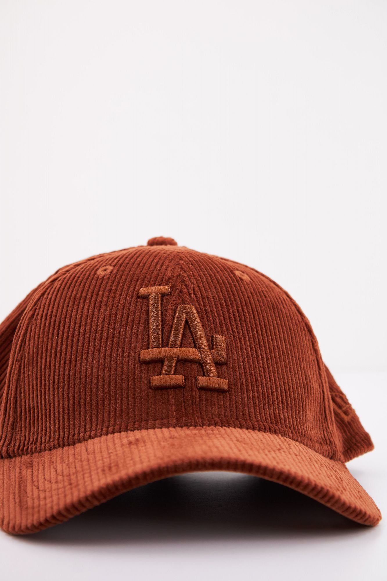 NEW ERA  LOS ANGELES DODGERS EBR en color MARRON (4)