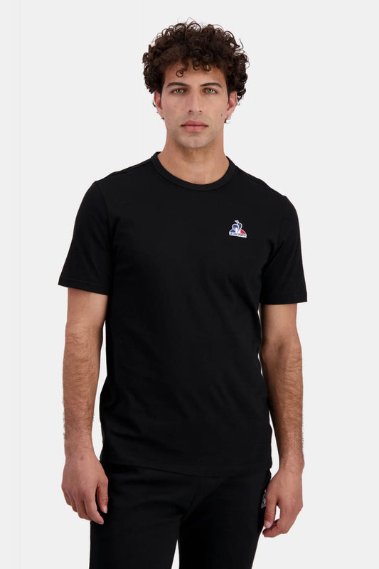 LE COQ SPORTIF ESS TEE SS N en color NEGRO (1)