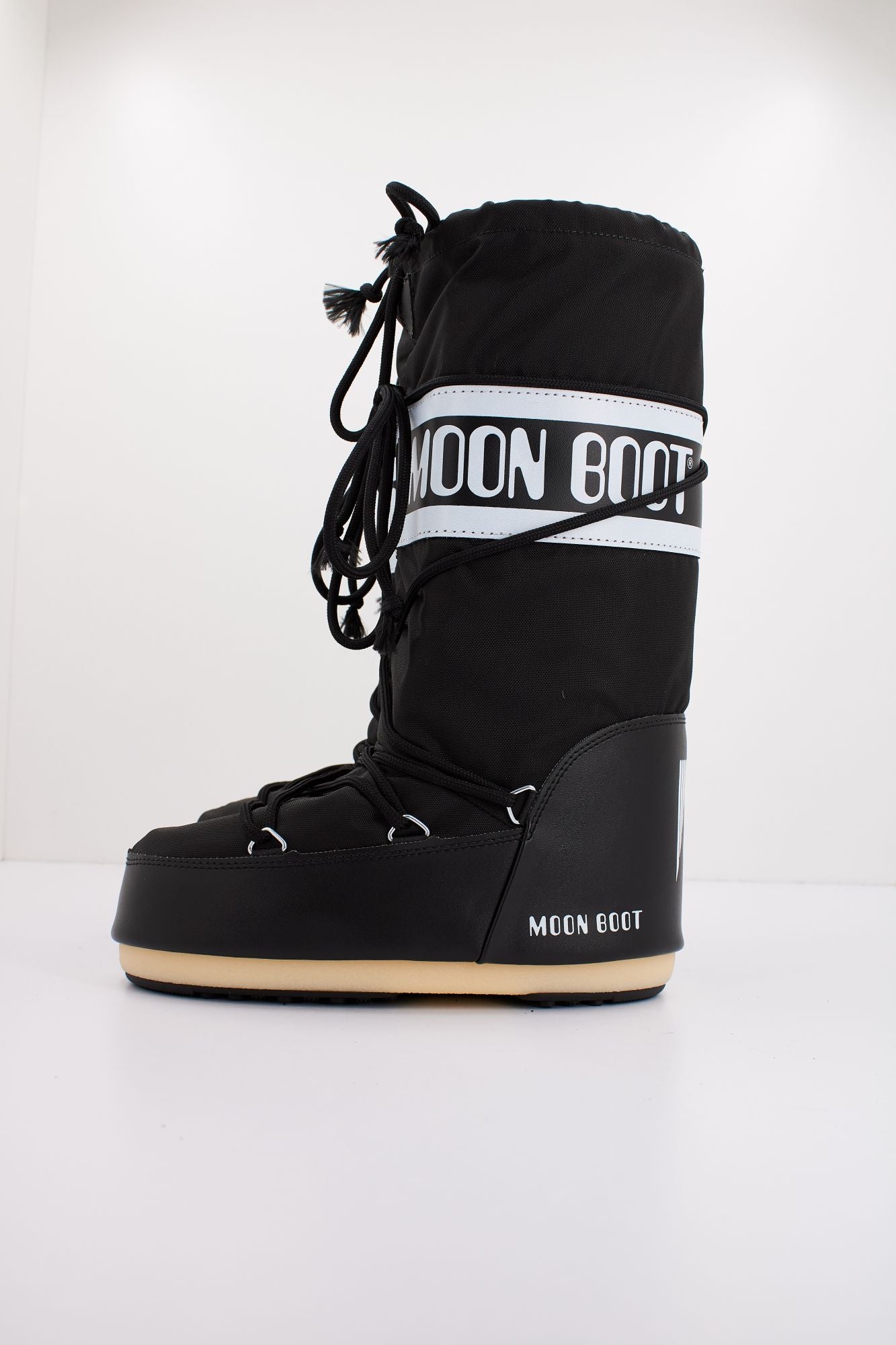 MOON BOOT ICON NYLON en color NEGRO (1)