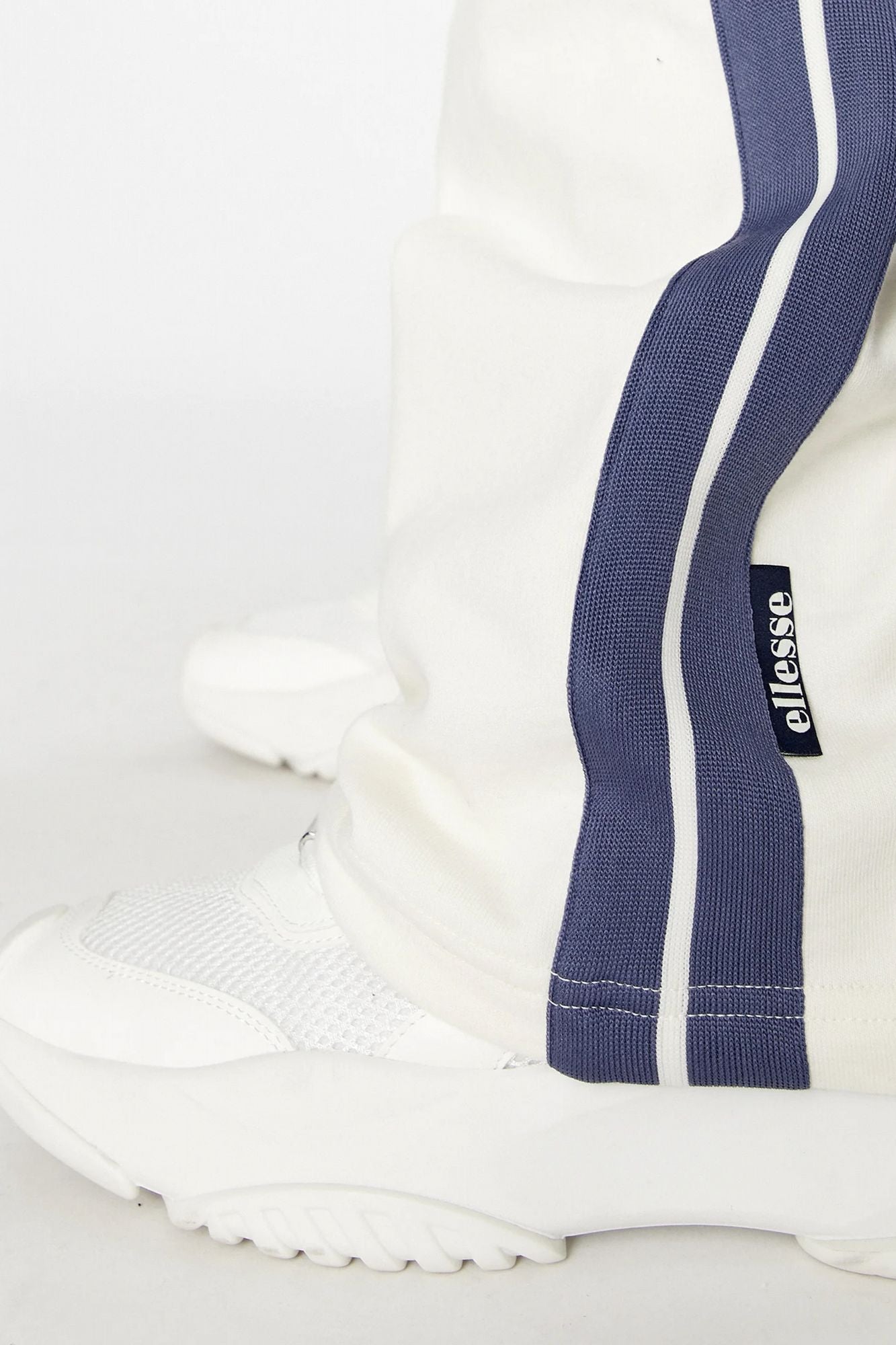 ELLESSE RAD JOG PANT en color BLANCO (3)