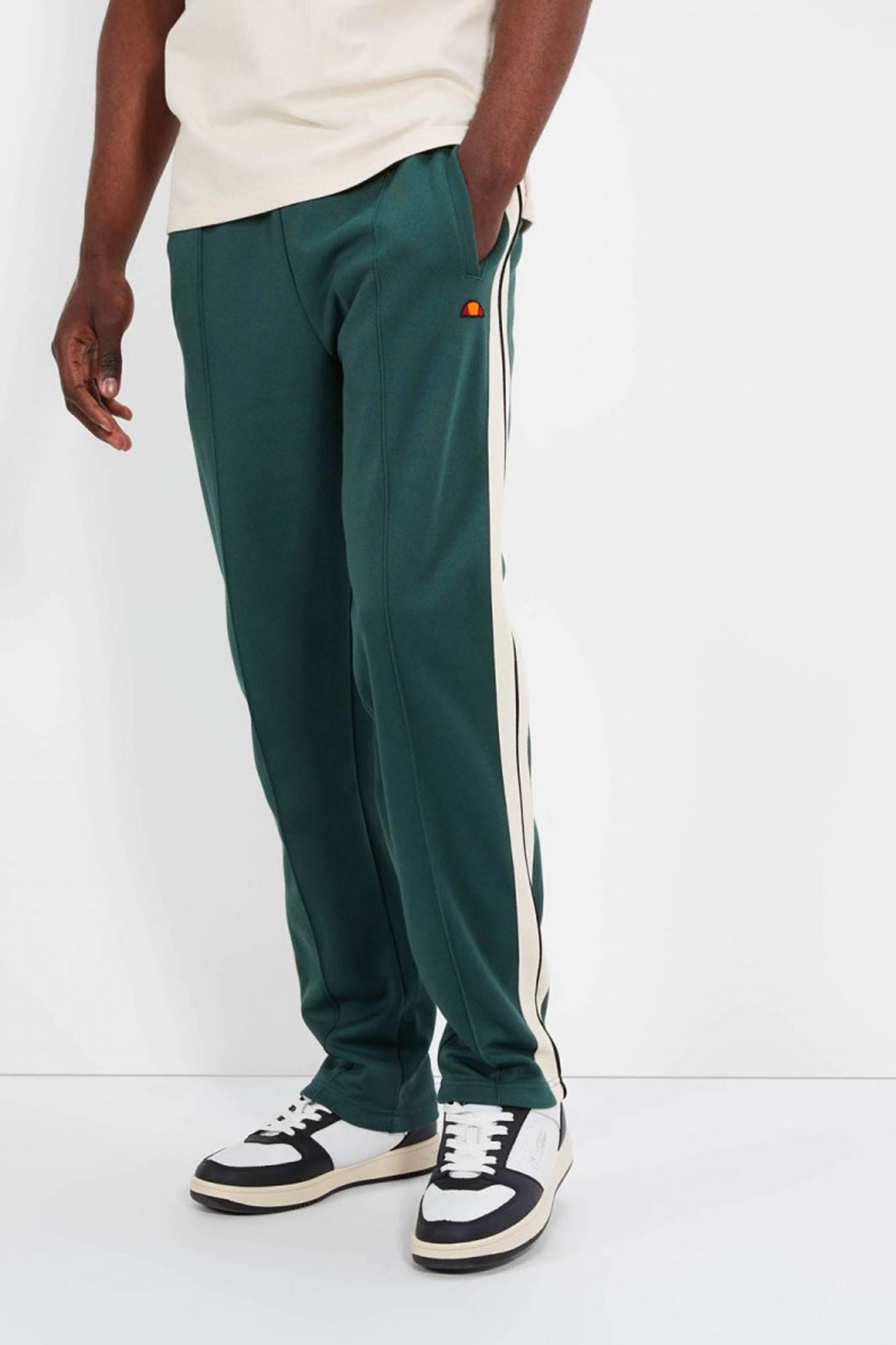 ELLESSE LUXOR TRACK PANT en color VERDE (1)