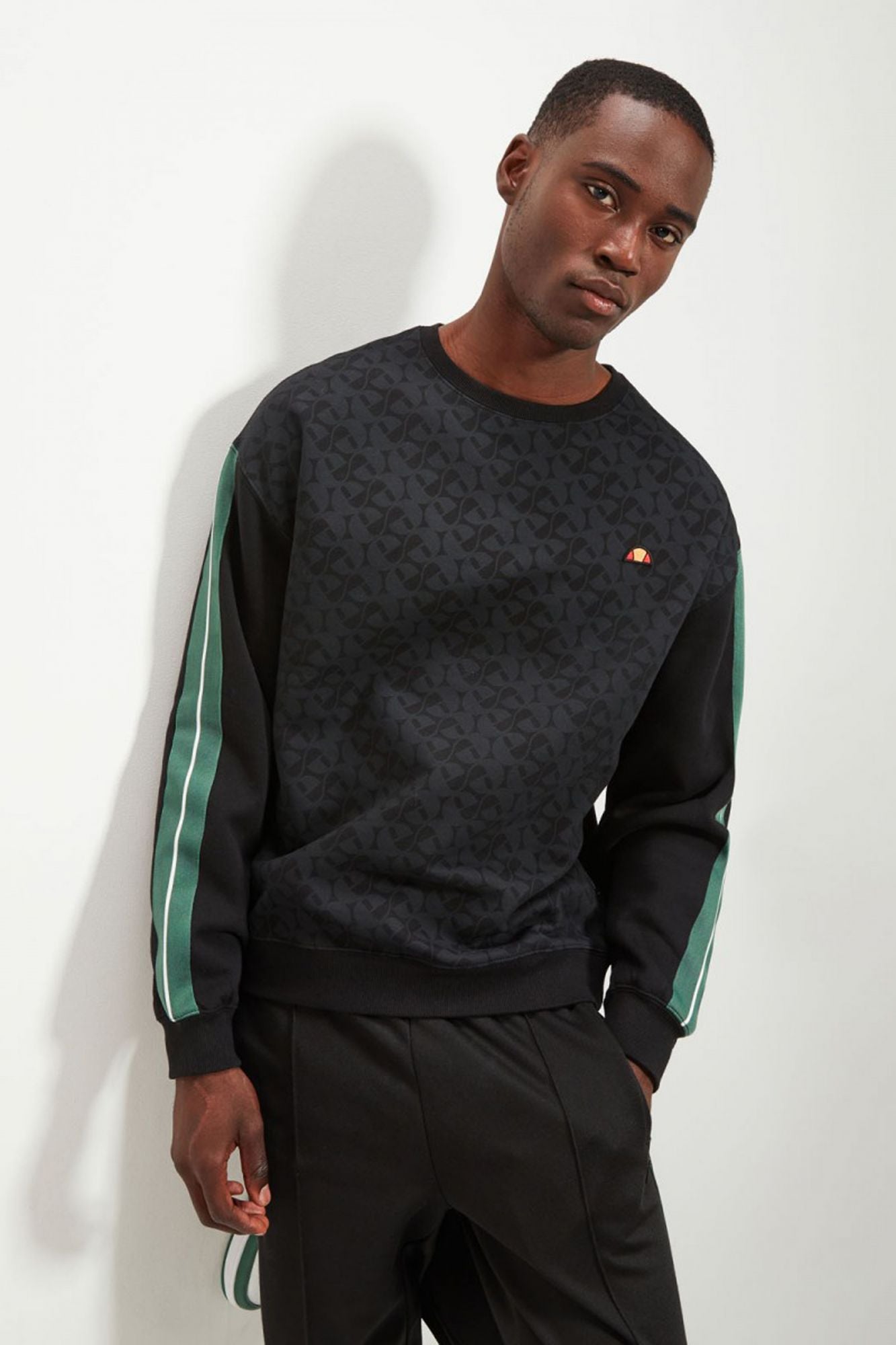 ELLESSE  ITALIE SWEATSHIRT en color NEGRO (1)