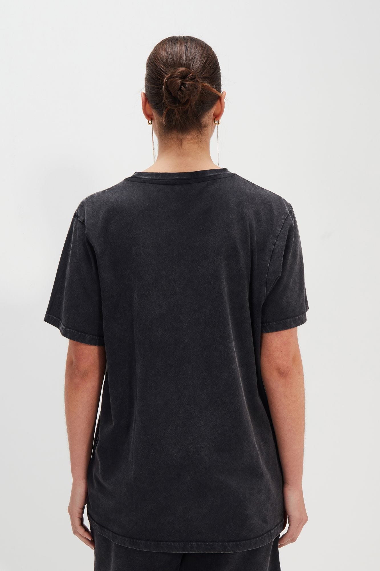 ELLESSE MESMERY TEE en color NEGRO (2)