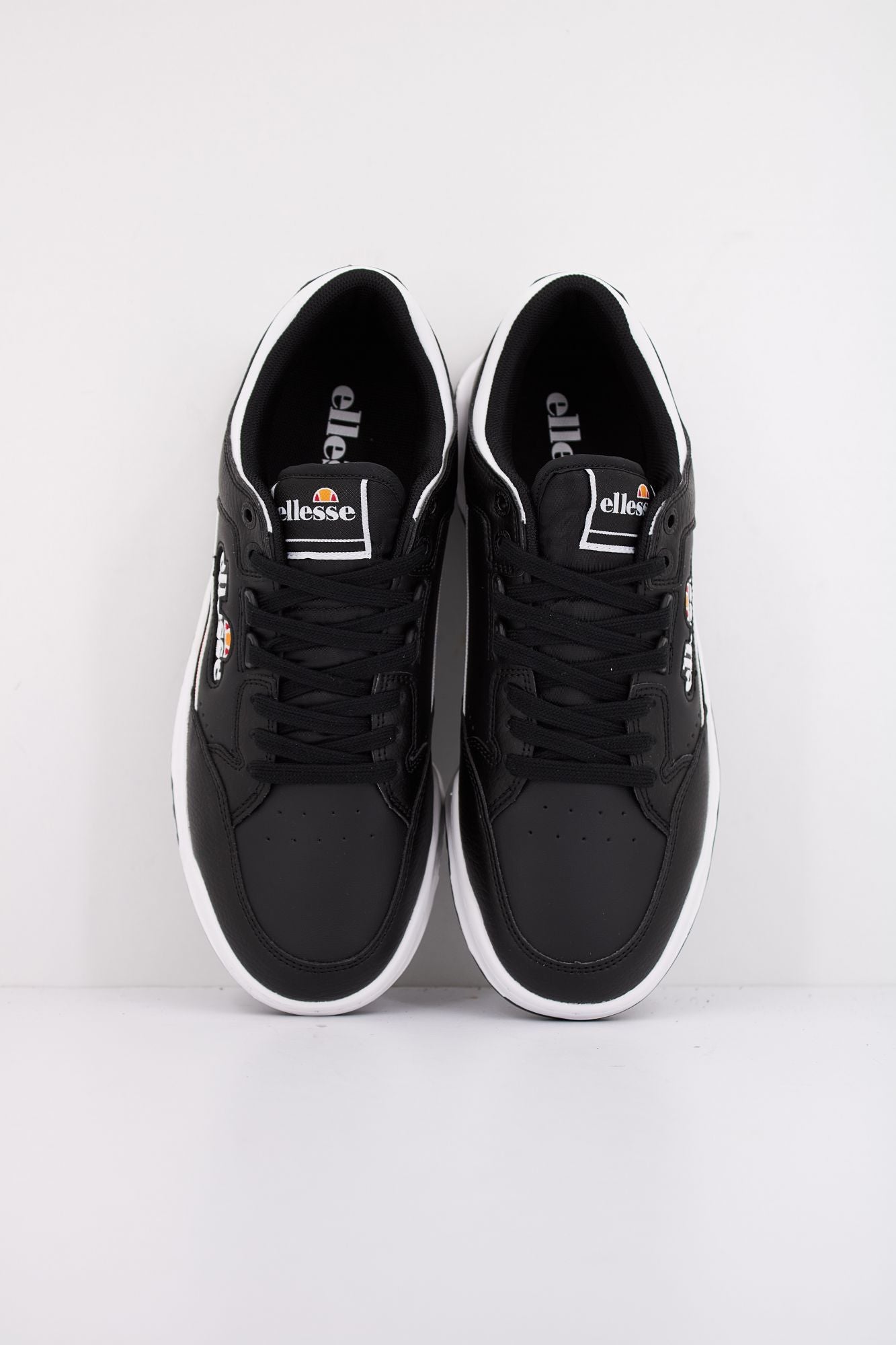 ELLESSE SHVF0817 en color NEGRO (3)