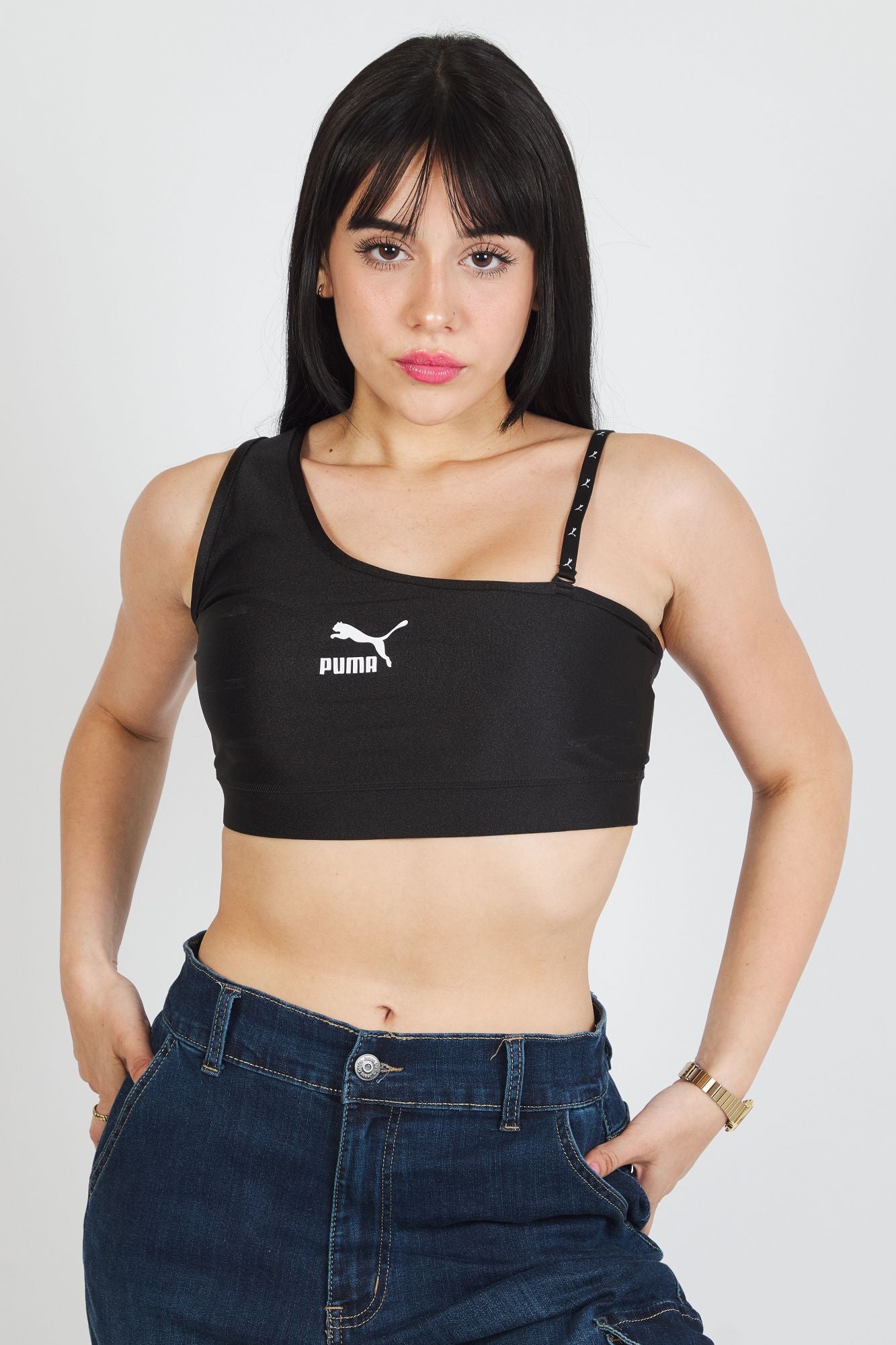 PUMA DARE TO CROP TOP en color NEGRO (1)