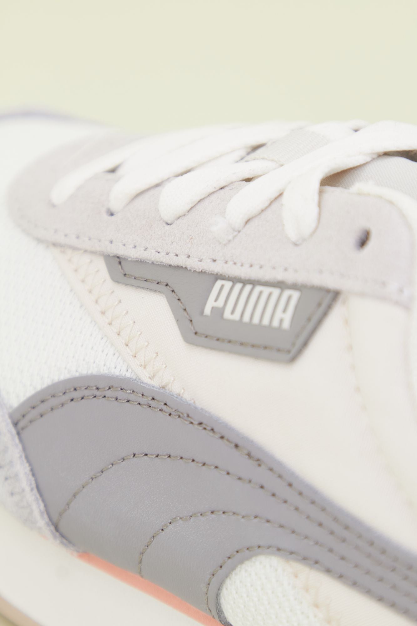 PUMA FUTURE RIDER SOF en color BLANCO (3)