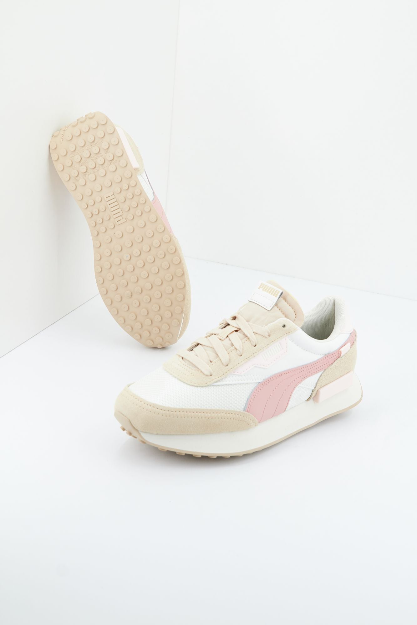 PUMA FUTURE RIDER SOFT  en color MARRON CLARO (3)