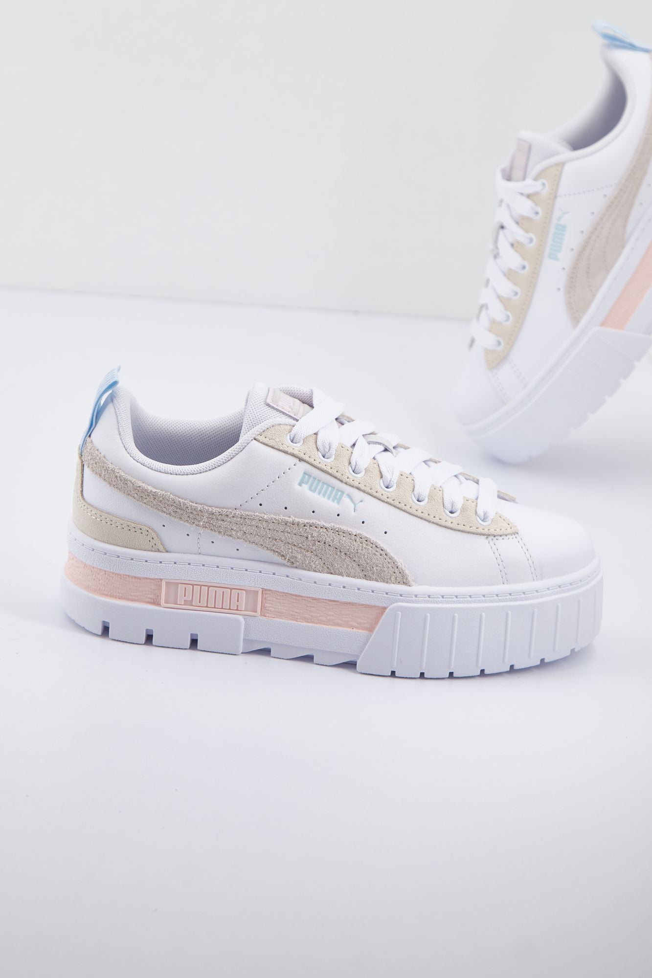 PUMA MAYZE MIX en color BLANCO (2)