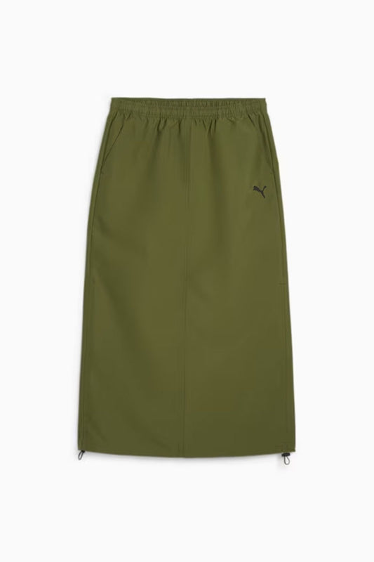 PUMA DARE TO MIDI WOVEN SKIRT en color VERDE (2)