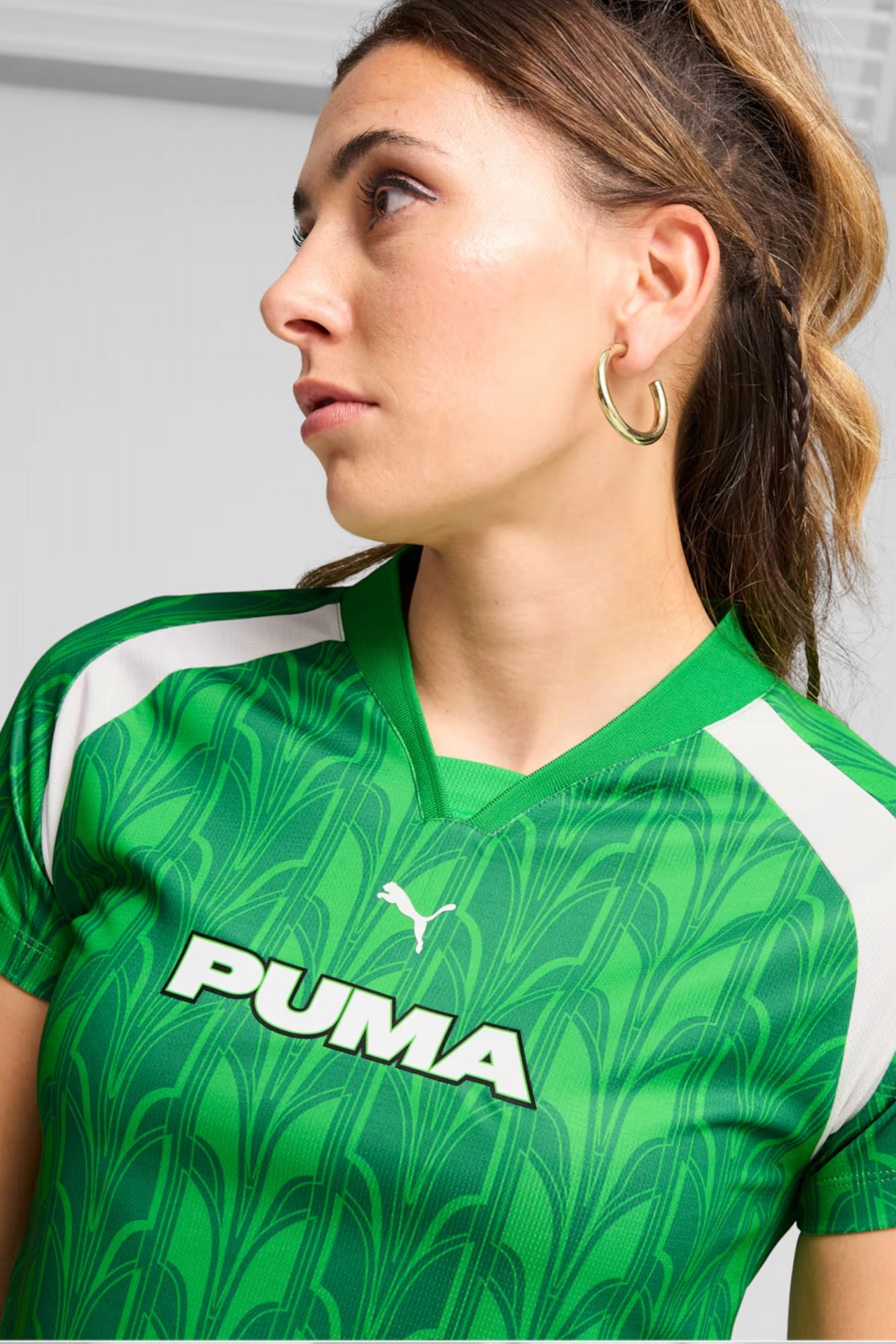 PUMA FOOTBALL JERSEY BABY TEE WOMAN en color VERDE (4)