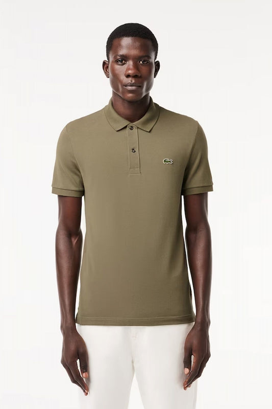 LACOSTE L1212 SHORT SLEEVED RIBBED COLLAR S en color VERDE (1)