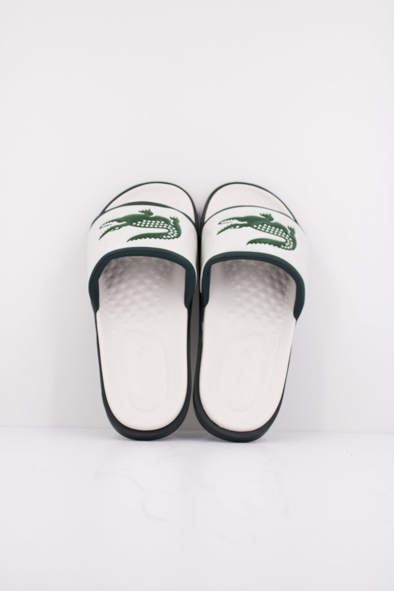 LACOSTE  SERVE SLIDE DUAL SYNTHETI en color BLANCO (3)