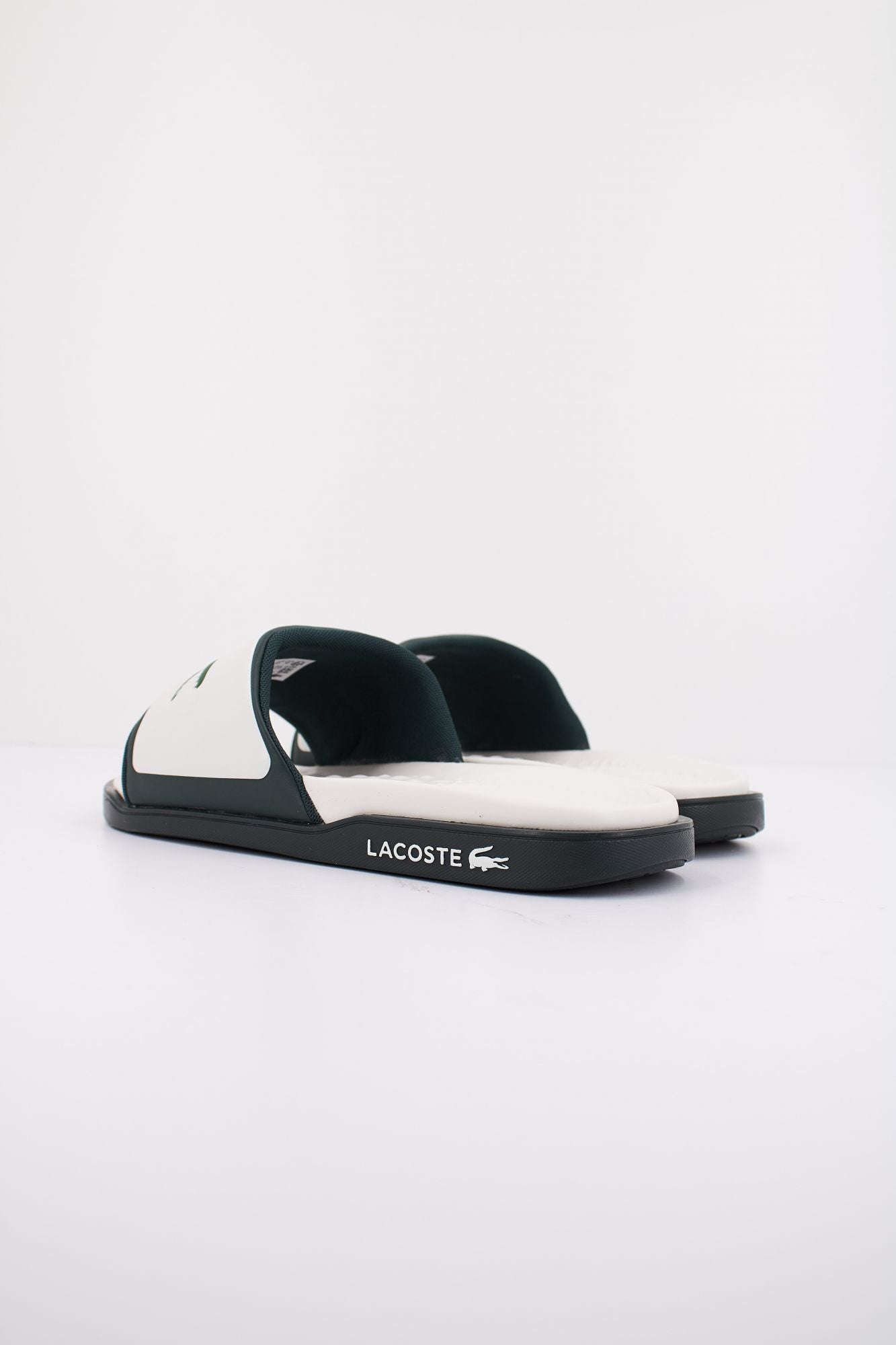 LACOSTE  SERVE SLIDE DUAL SYNTHETI en color BLANCO (4)