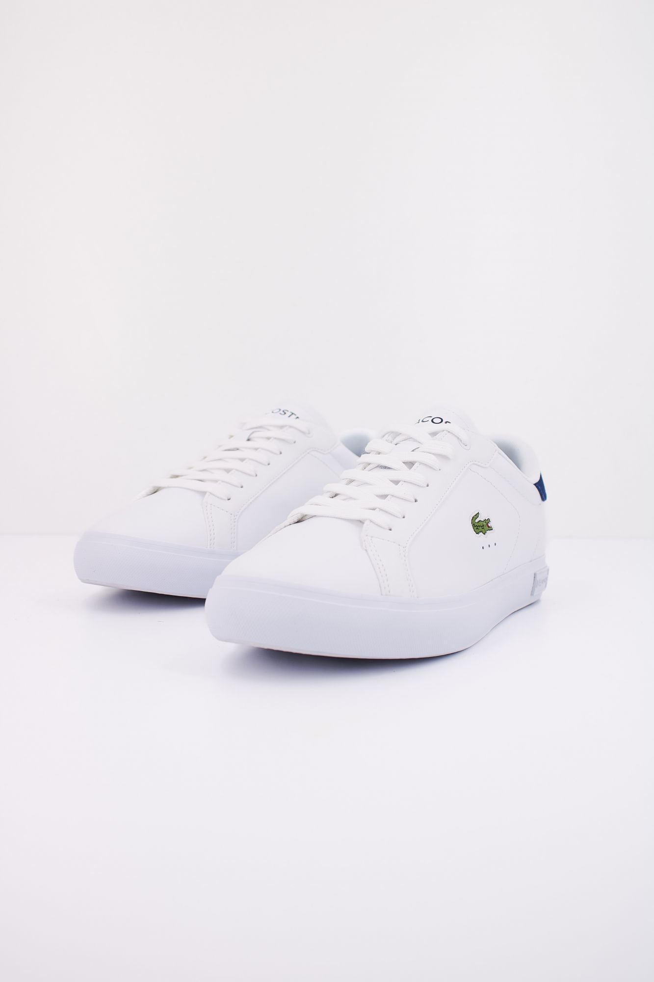 LACOSTE POWERCOURT en color BLANCO (2)