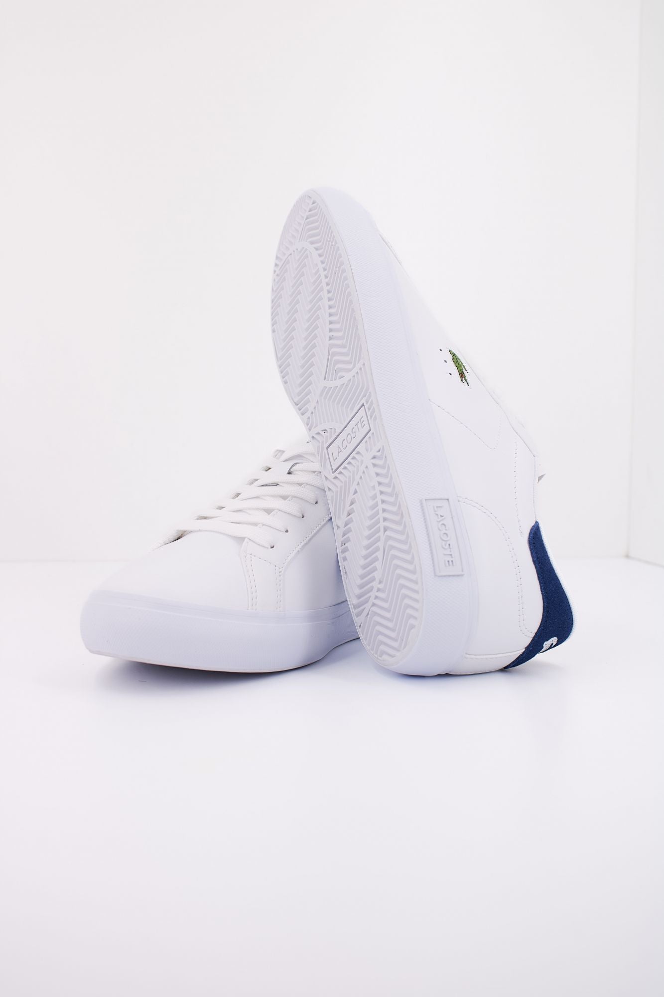 LACOSTE POWERCOURT en color BLANCO (5)