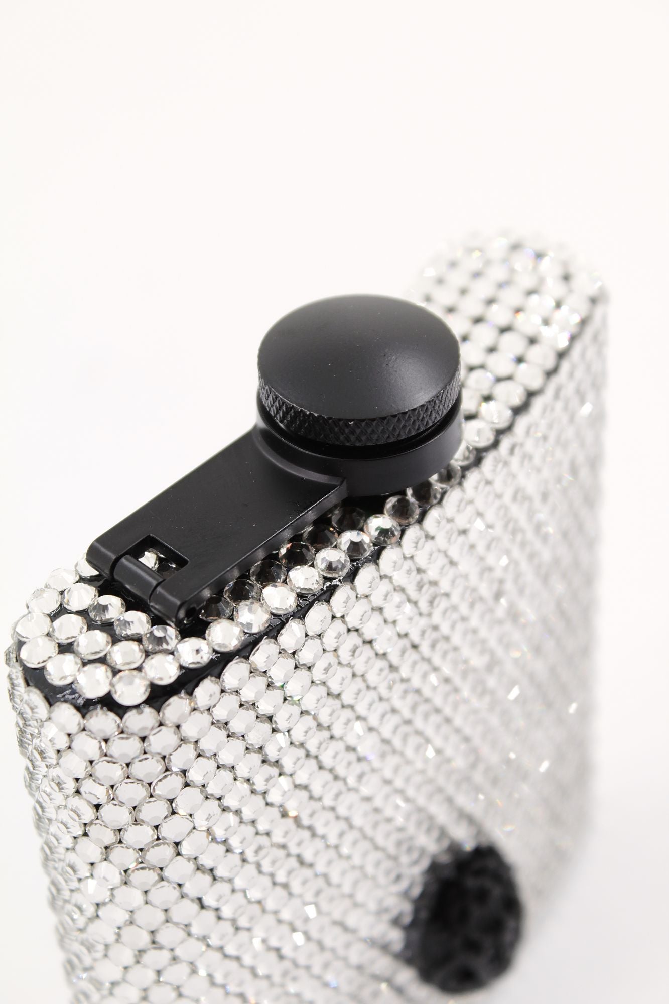 KURT GEIGER LONDON CRYSTAL FLASK en color PLATA (3)