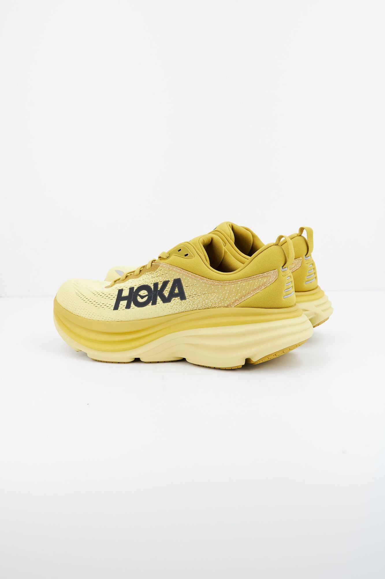 HOKA M BONDI 8 en color AMARILLO (3)