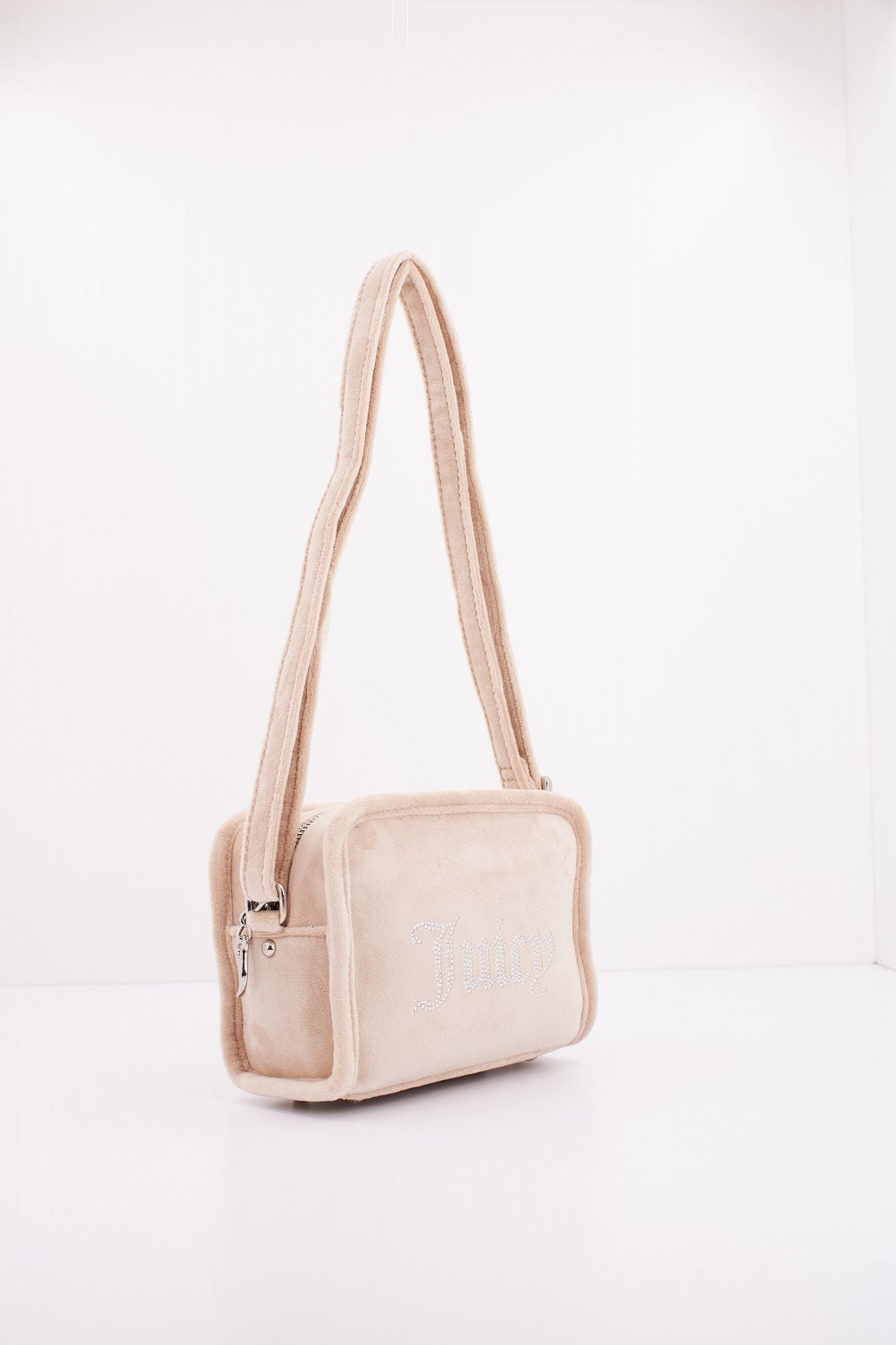 JUICY COUTURE KIMBERLY CROSSBODY en color BEIS (2)