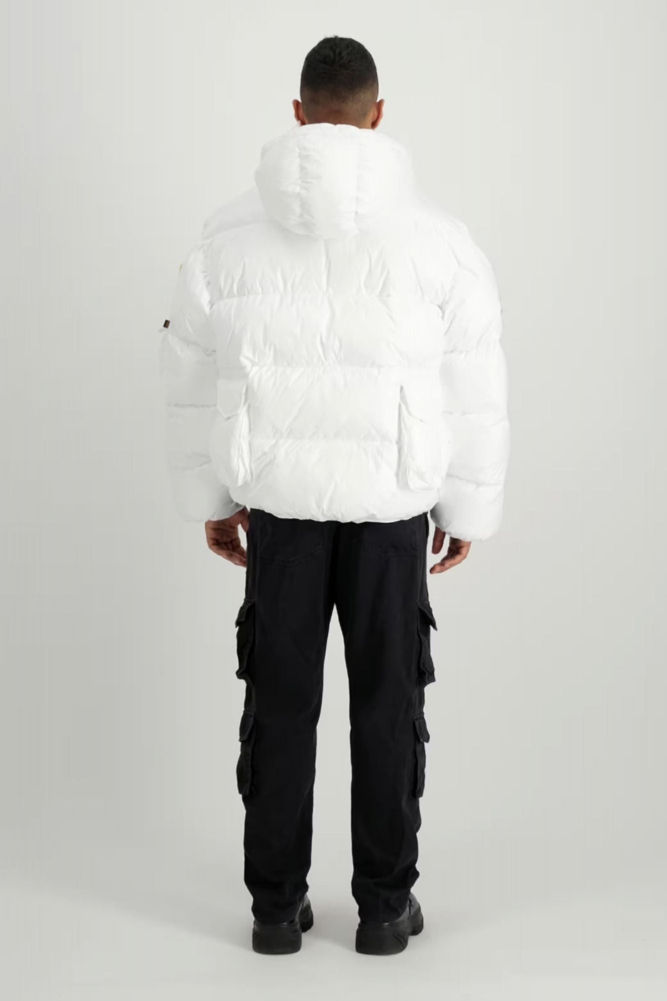 ALPHA INDUSTRIES NASA PUFFER ARTEMIS en color BLANCO (4)