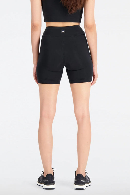 NEW BALANCE FITTED SHORT en color NEGRO (2)