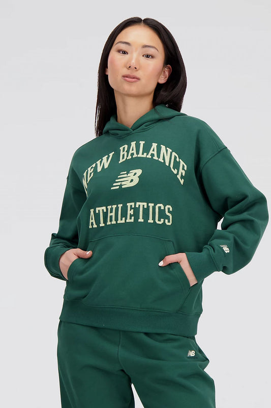 NEW BALANCE ATHLETICS VARSITY HOODIE en color VERDE (1)