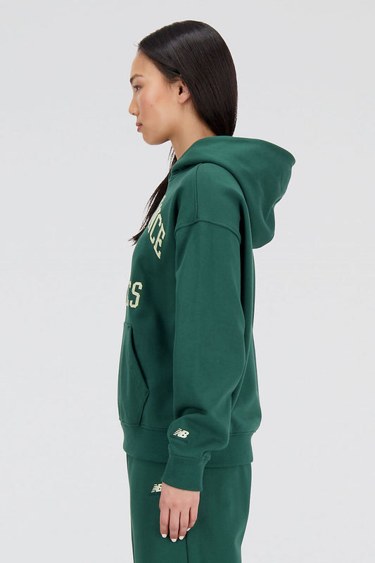 NEW BALANCE ATHLETICS VARSITY HOODIE en color VERDE (2)