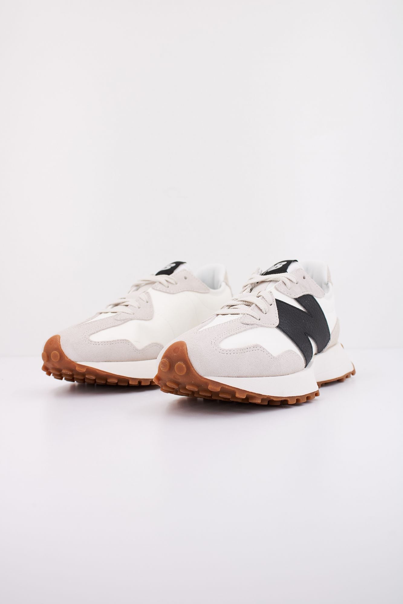 NEW BALANCE WS327 GD en color BLANCO (2)