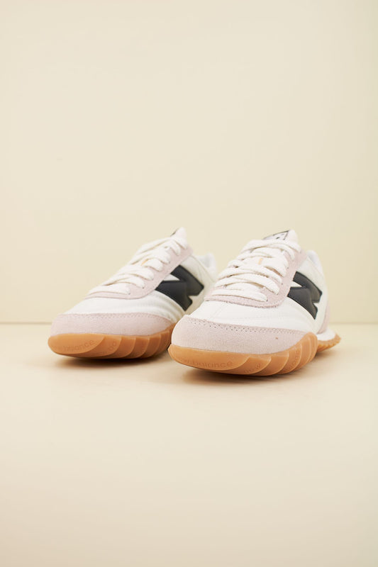 NEW BALANCE RUNNING INSPIRED en color BLANCO (2)