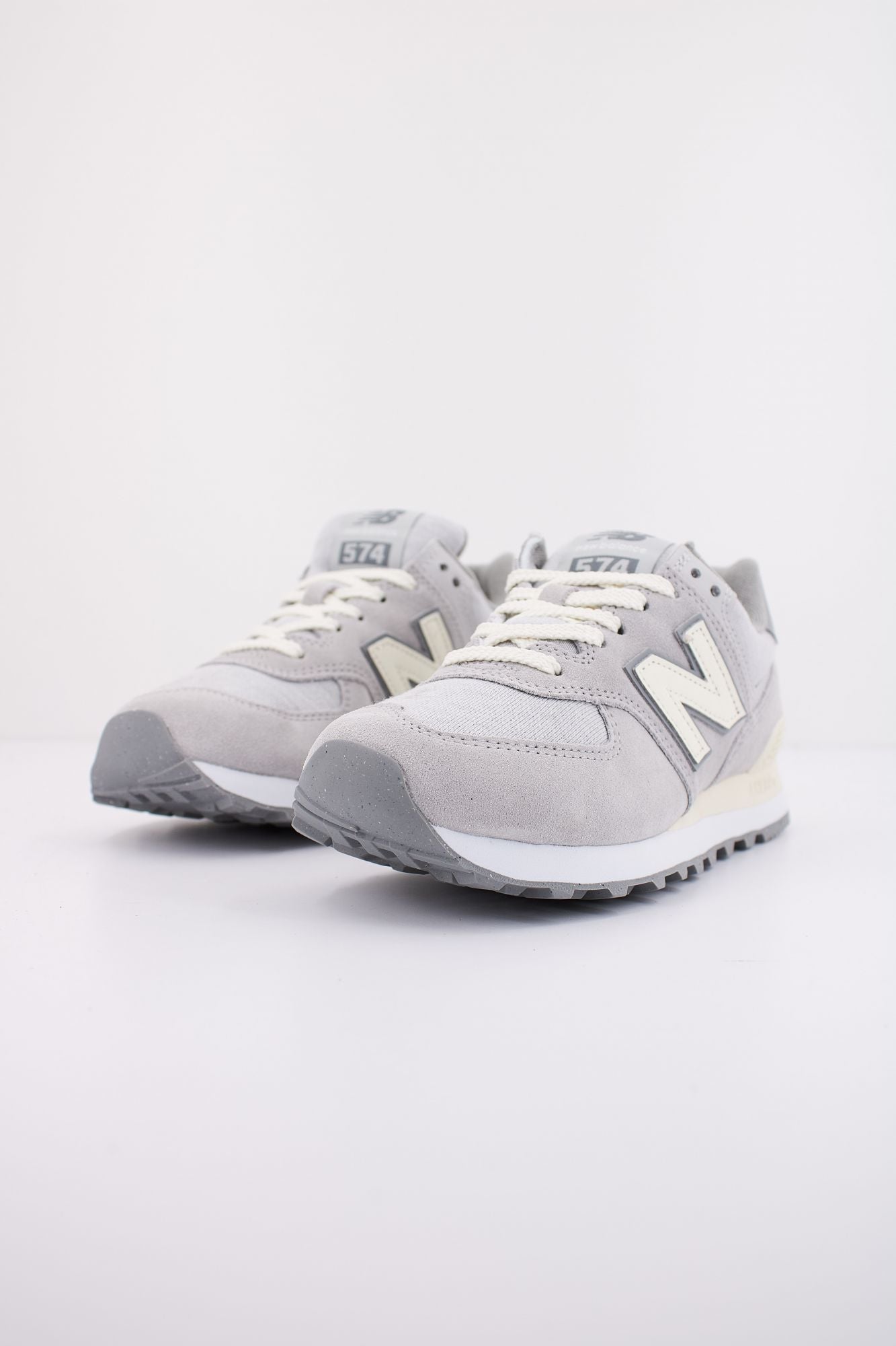 NEW BALANCE  RUNNING INSPIRED en color GRIS (2)