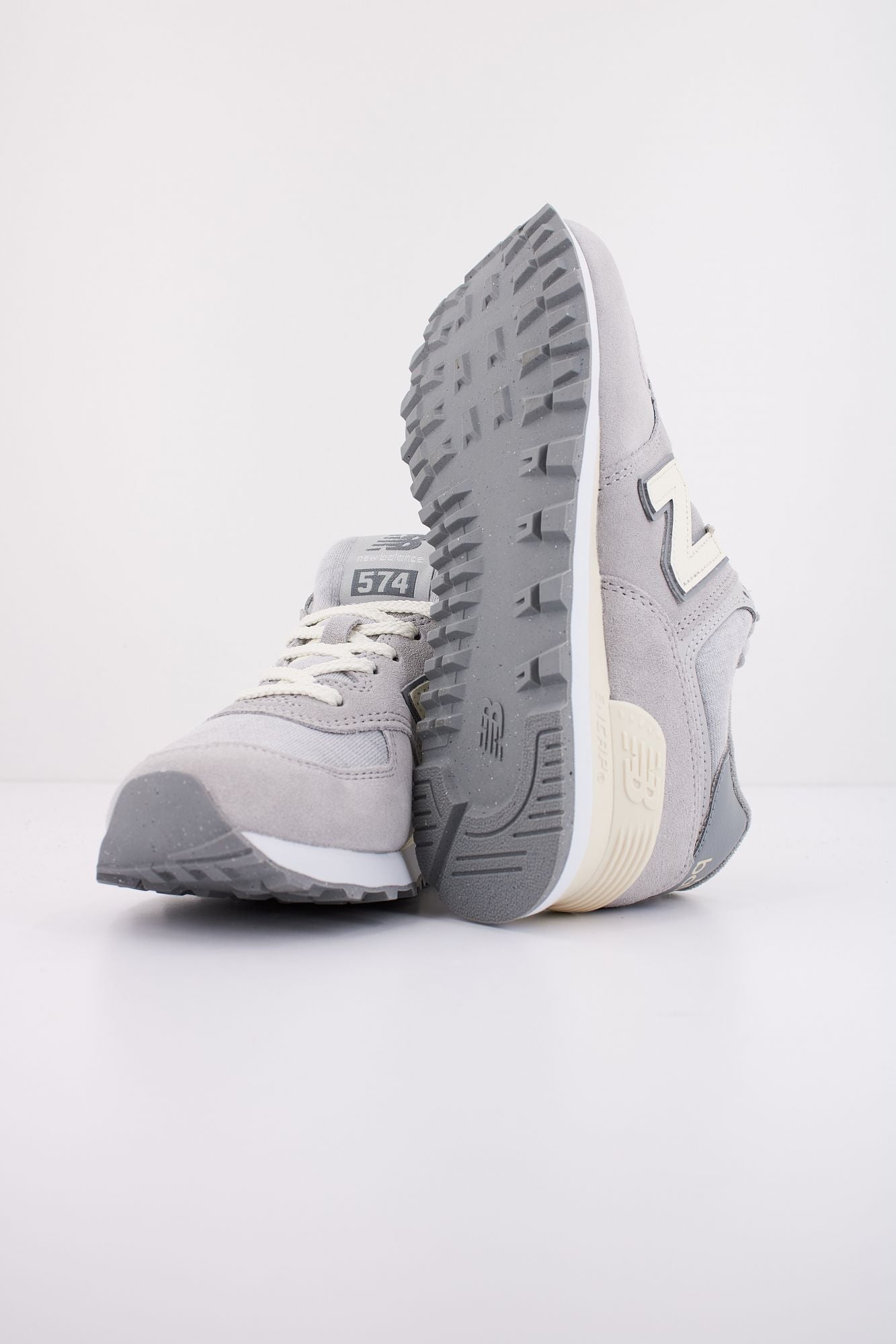 NEW BALANCE  RUNNING INSPIRED en color GRIS (4)