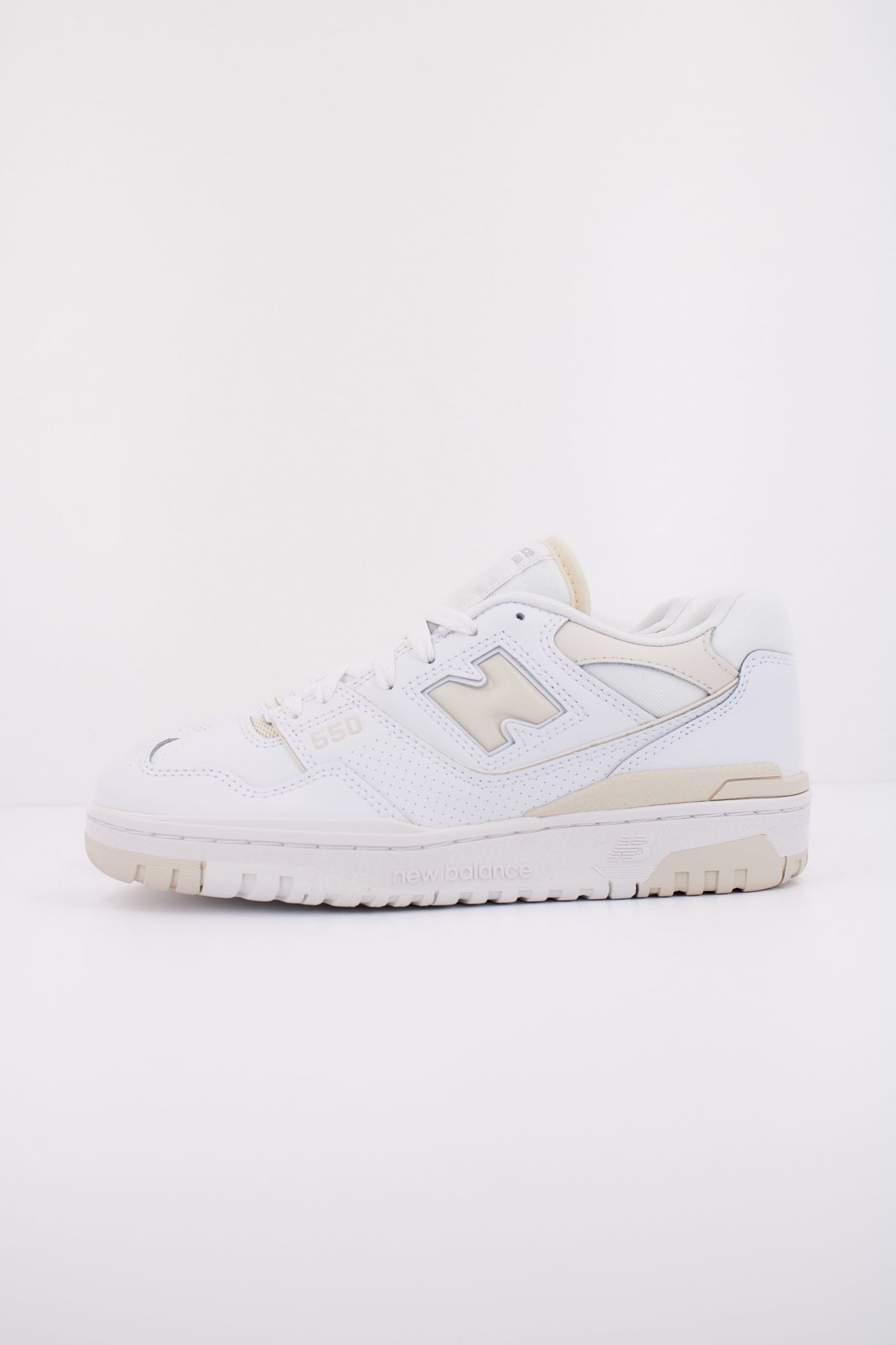 NEW BALANCE BBW550 BK en color BLANCO (1)