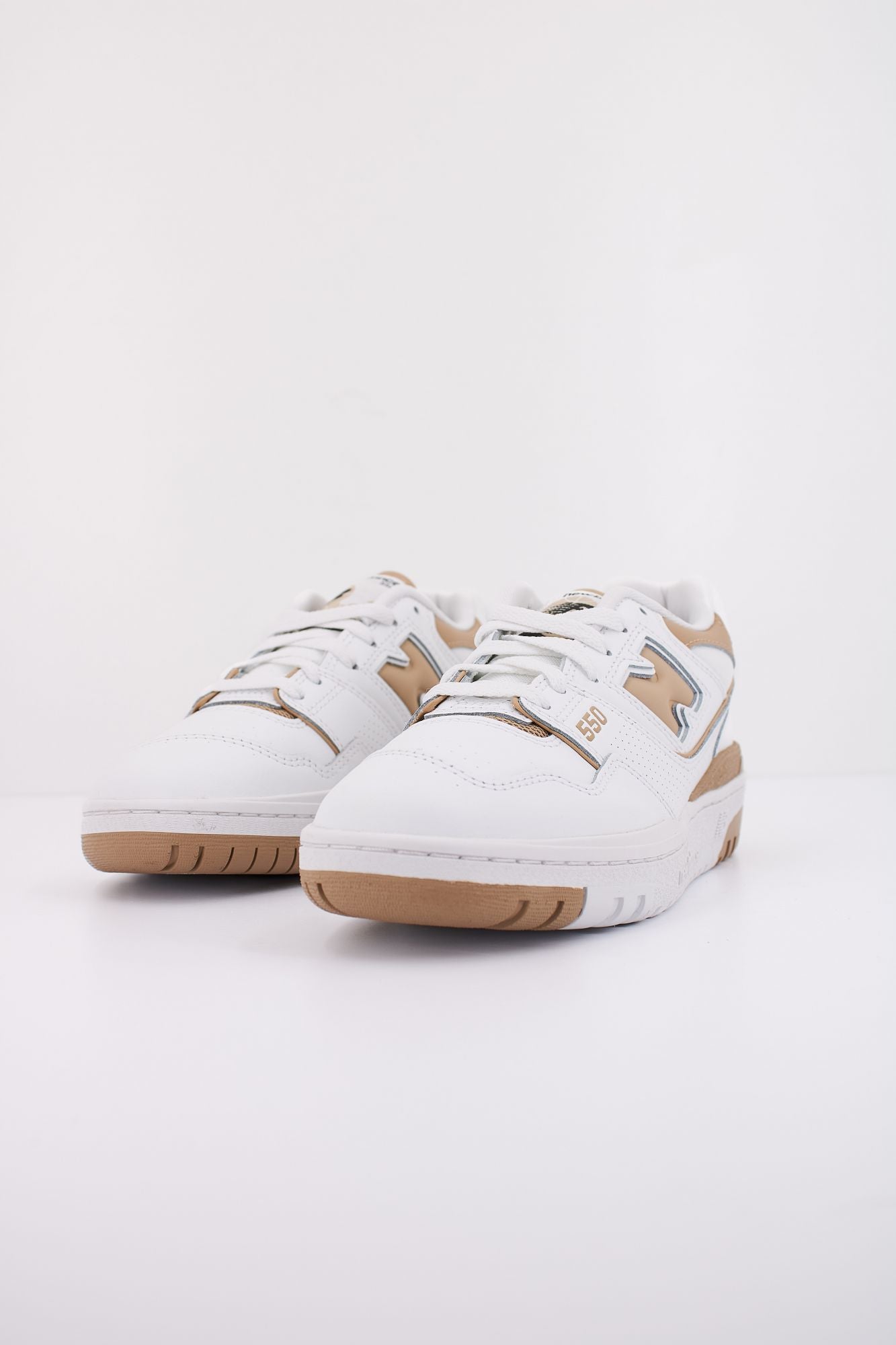 NEW BALANCE BBW550 BT en color BLANCO (2)