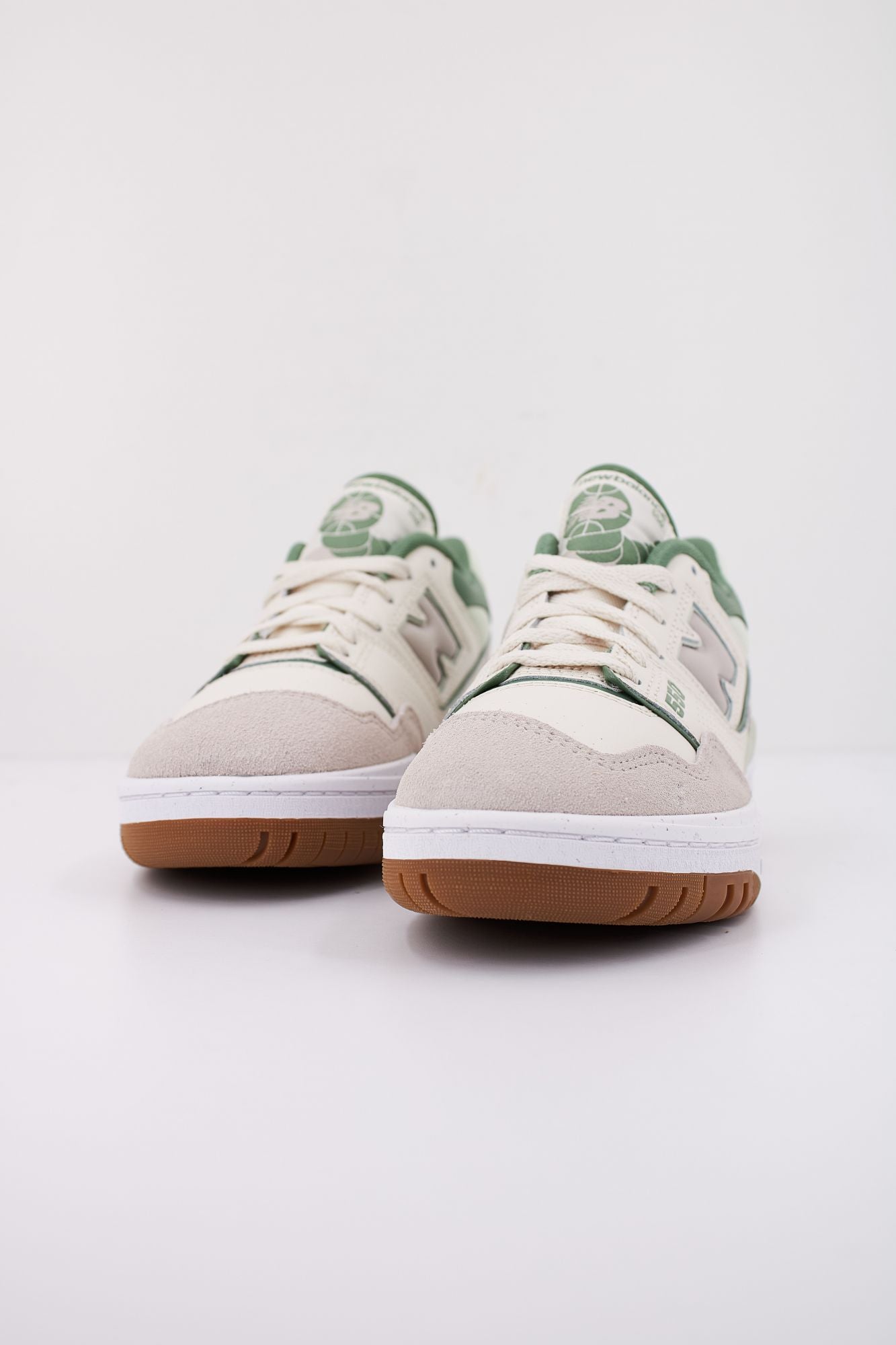 NEW BALANCE BBW550 HK en color VERDE (2)