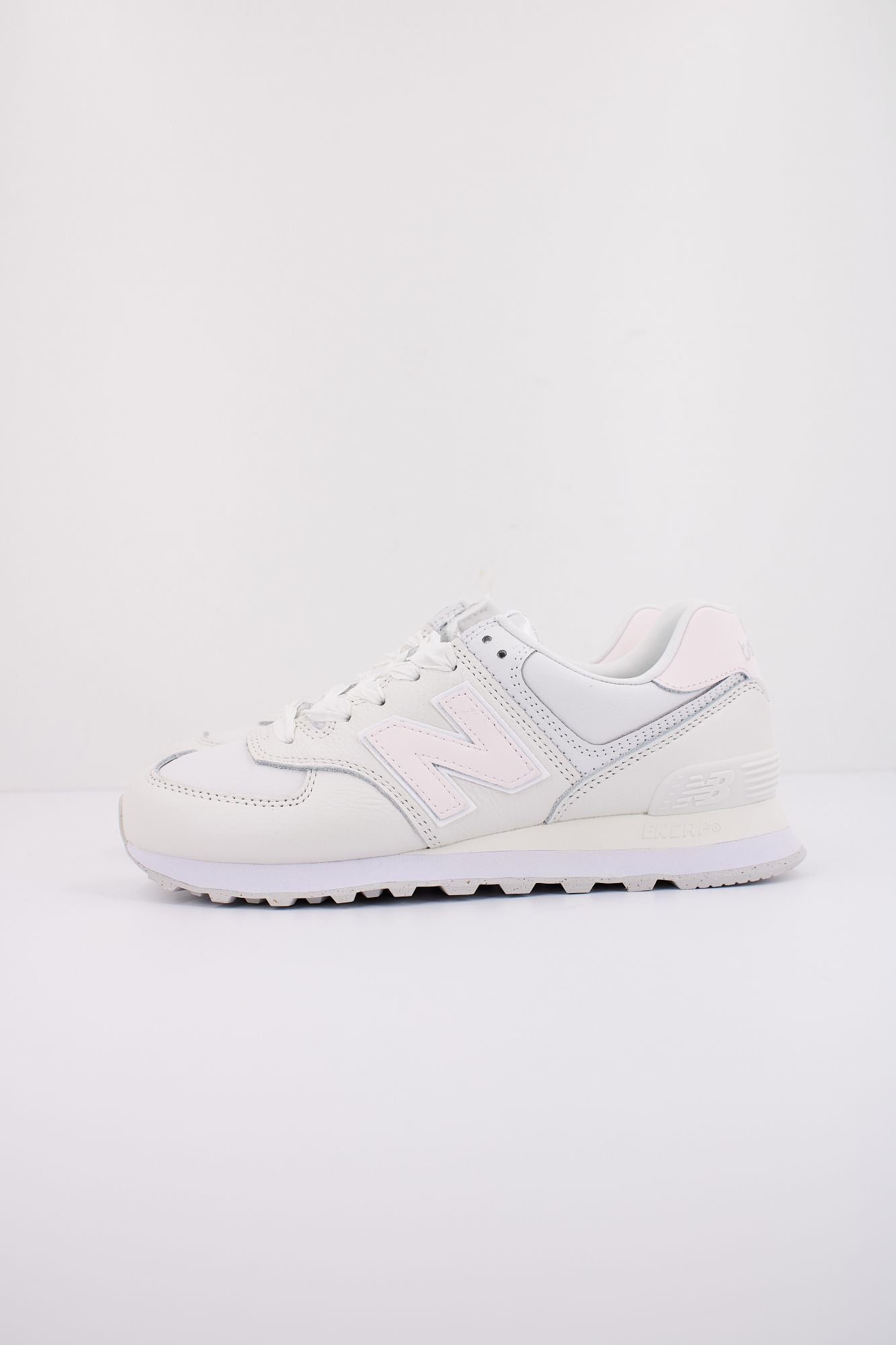 NEW BALANCE WL574 FJ2 en color BLANCO (1)