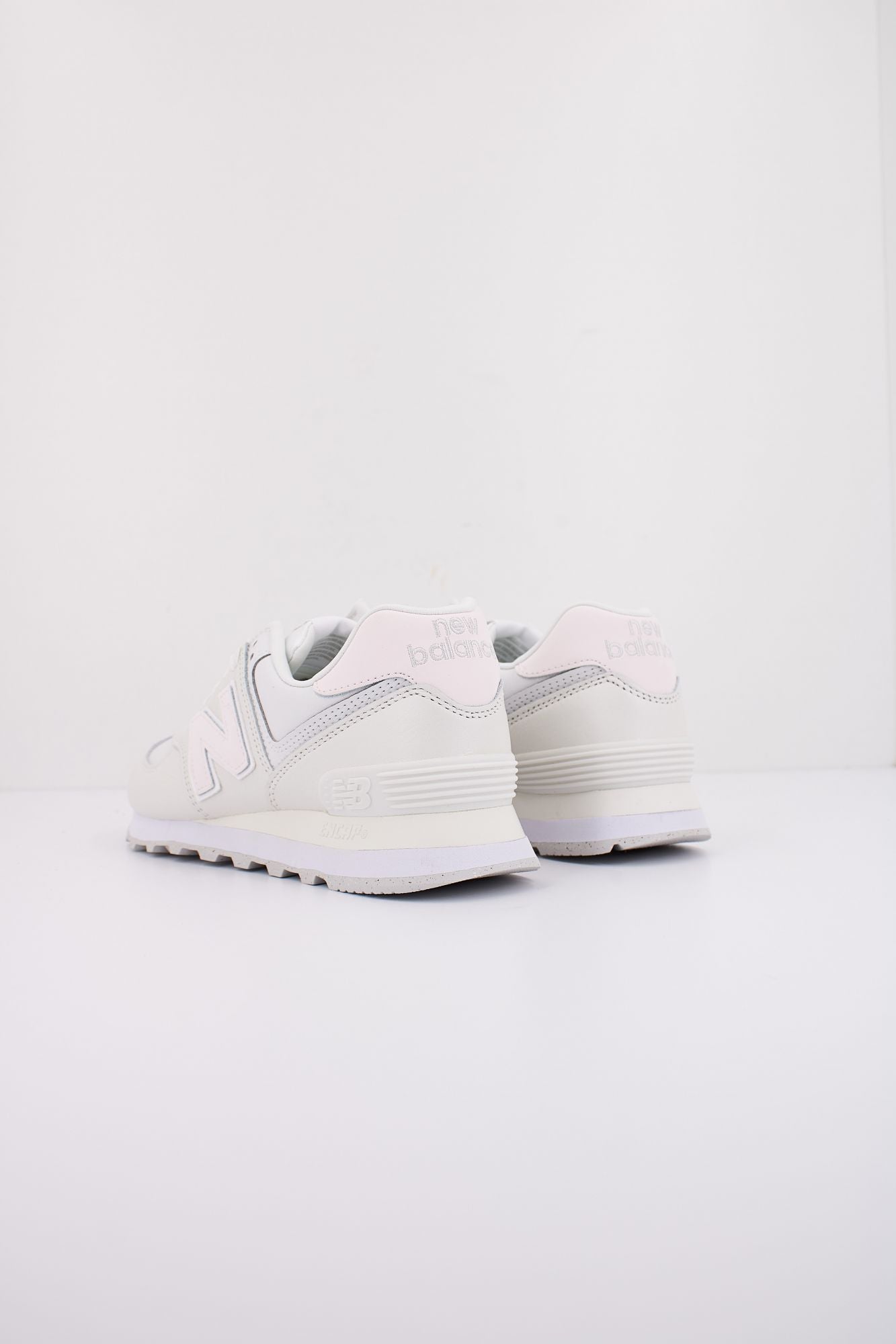 NEW BALANCE WL574 FJ2 en color BLANCO (4)