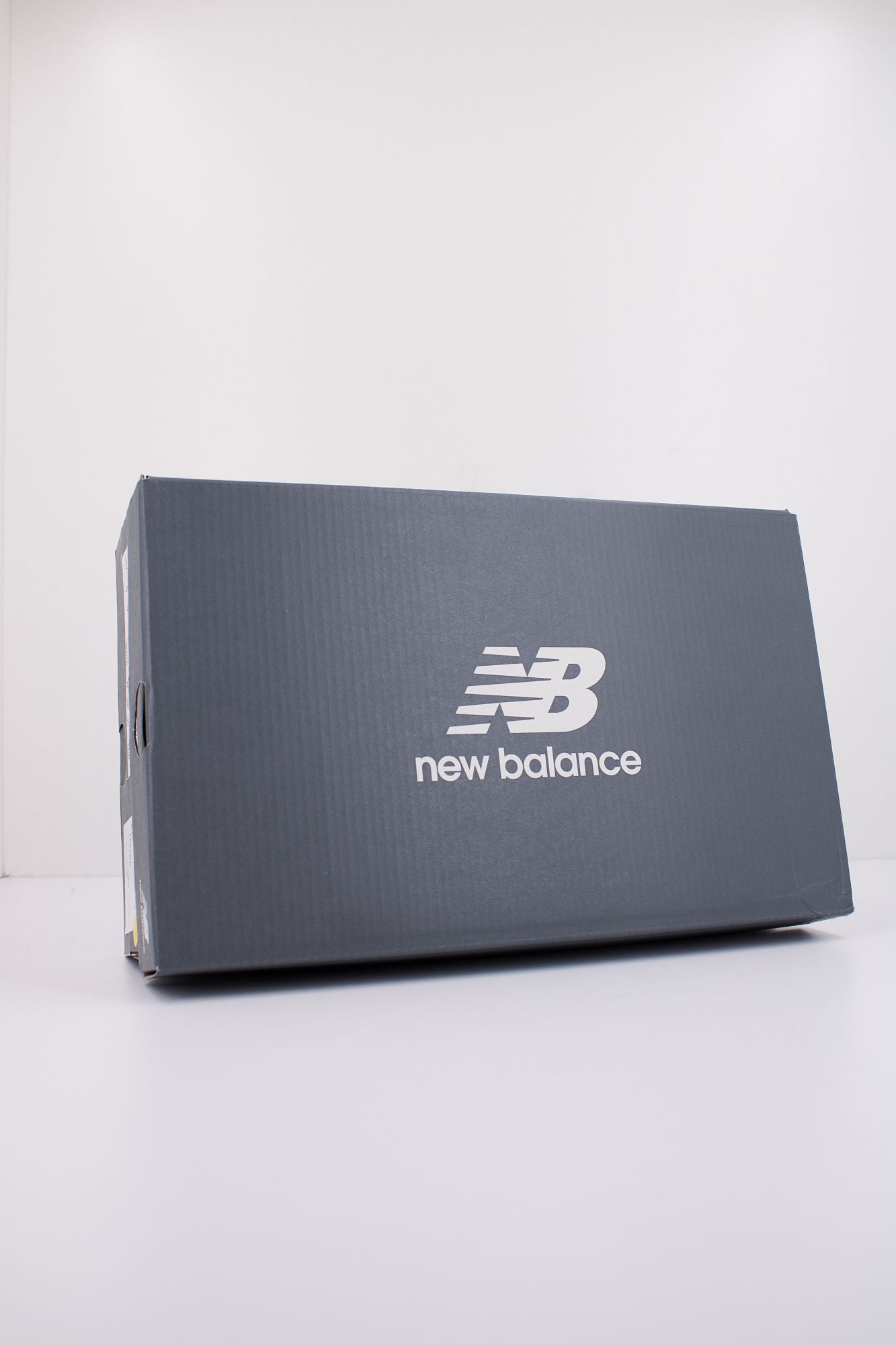 NEW BALANCE WL574 FJ2 en color BLANCO (6)