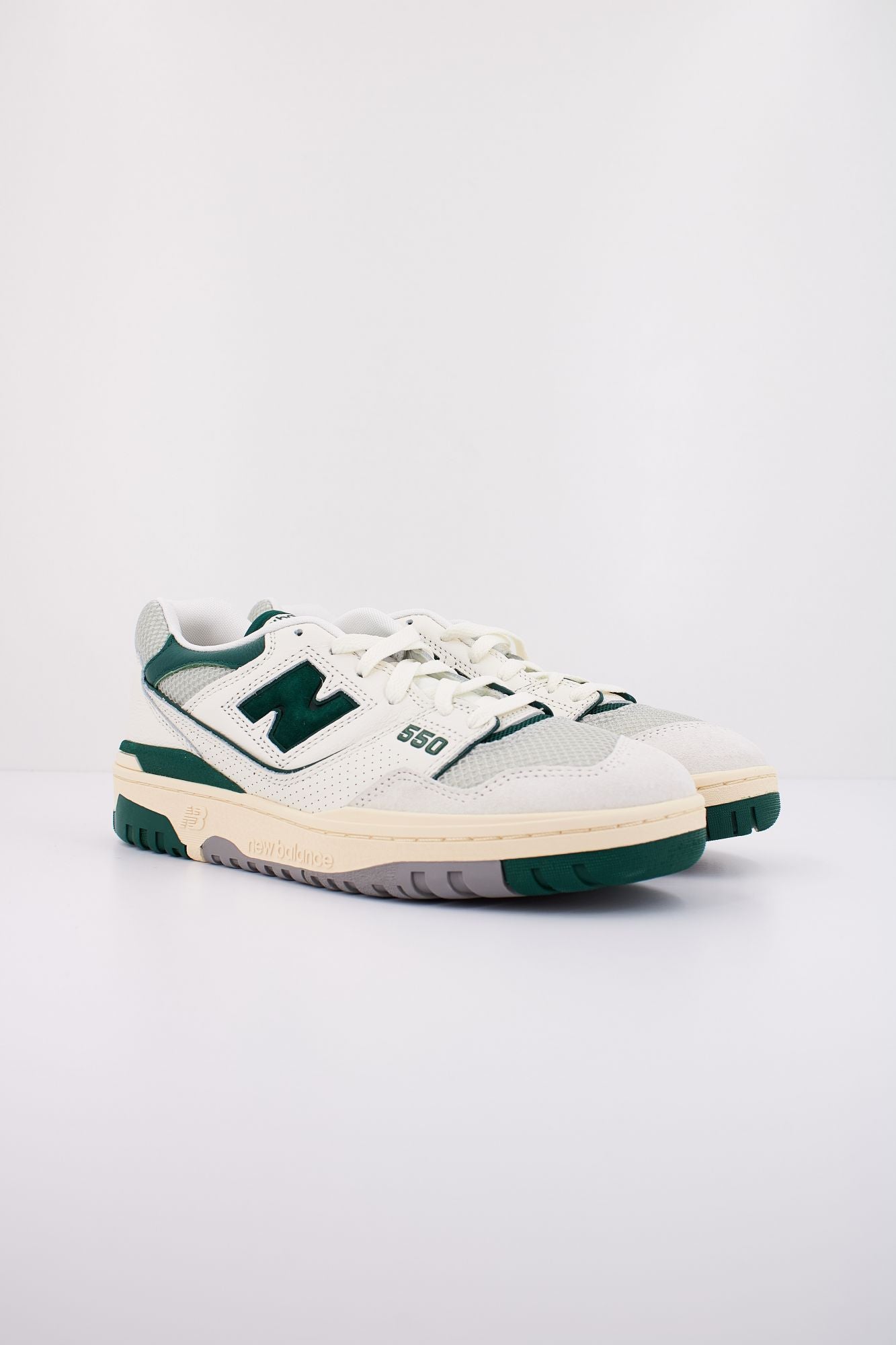 NEW BALANCE BB550 CPE en color BLANCO (2)