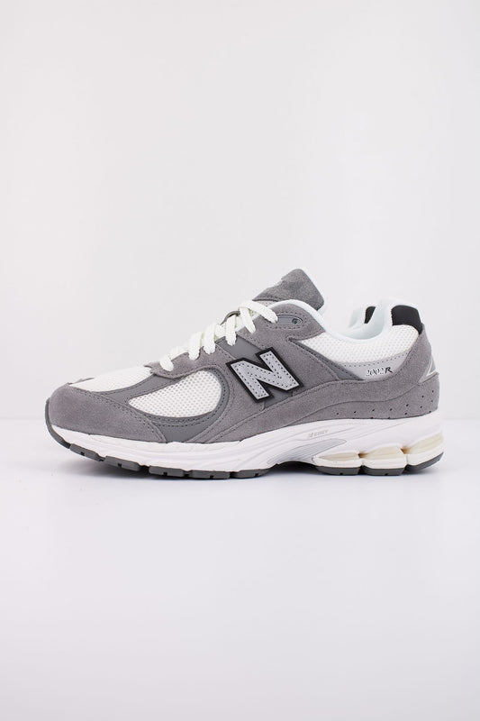 NEW BALANCE M2002 RRD en color GRIS (1)