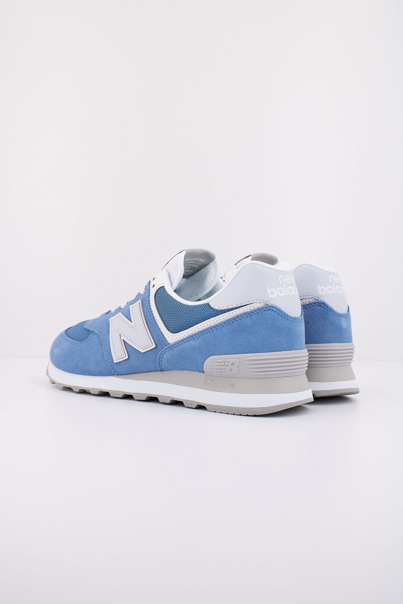 NEW BALANCE U574 ESE en color AZUL (4)