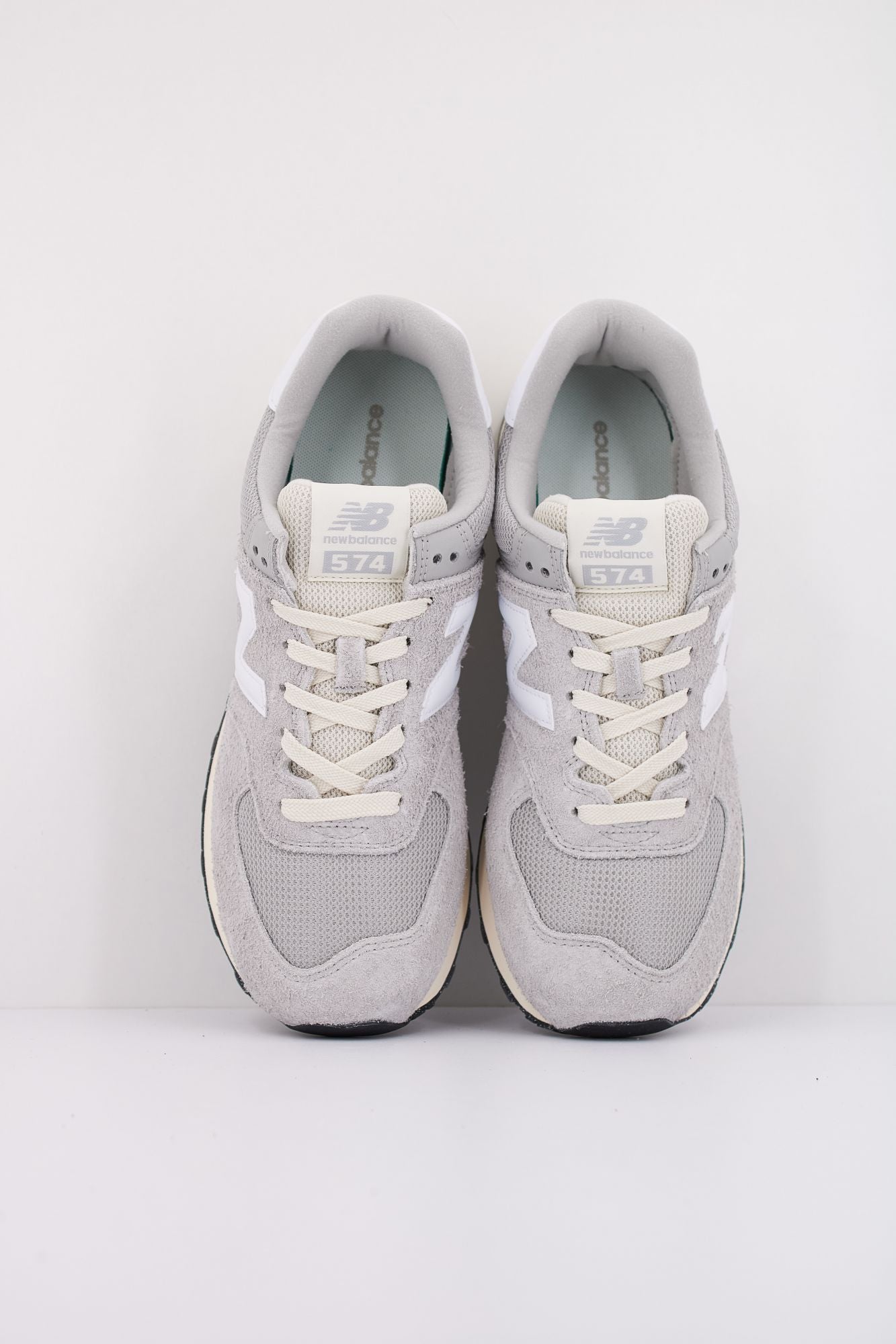 NEW BALANCE U574 RBL en color GRIS (3)