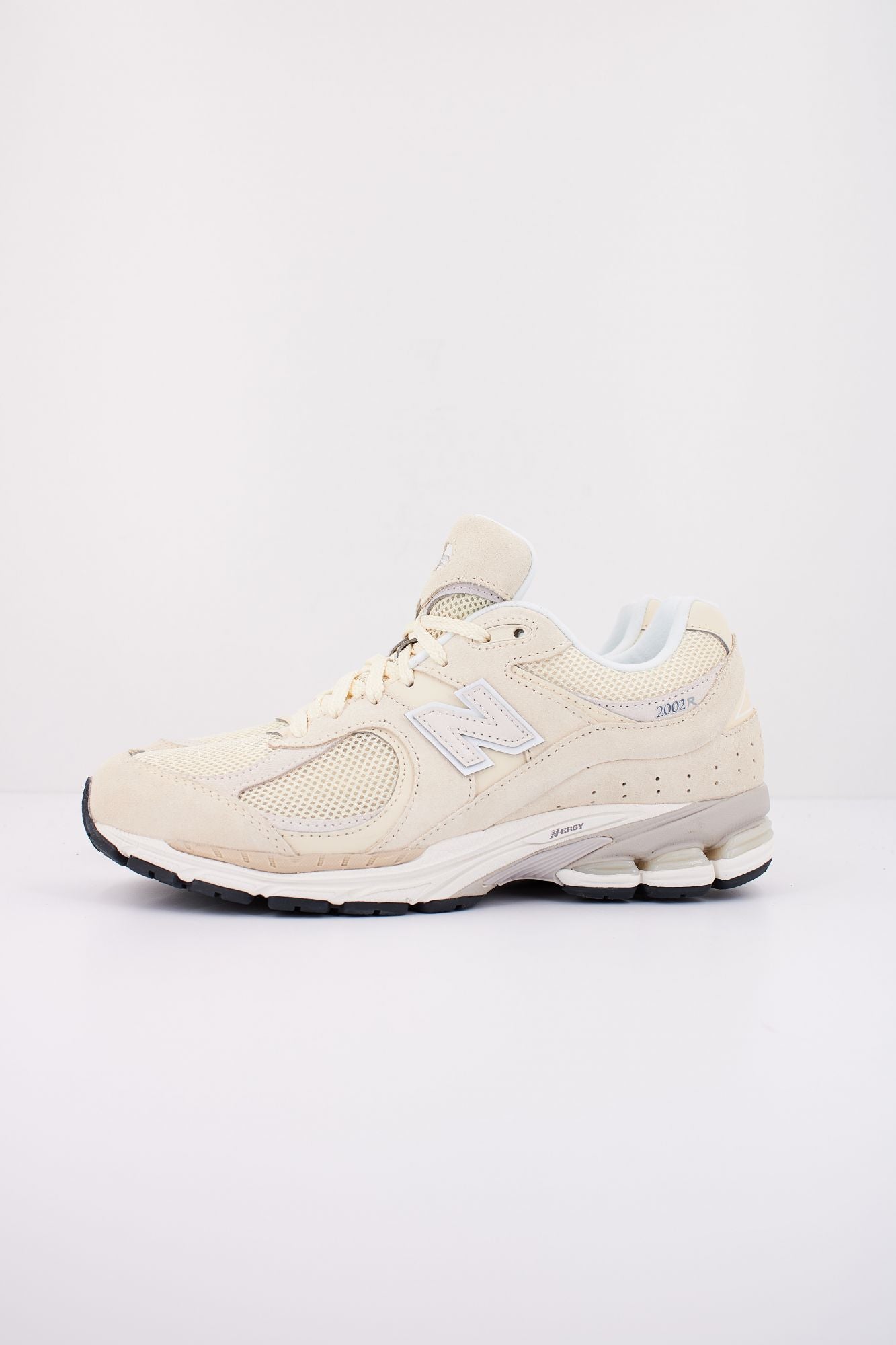 NEW BALANCE M2002 RFI en color BEIS (1)