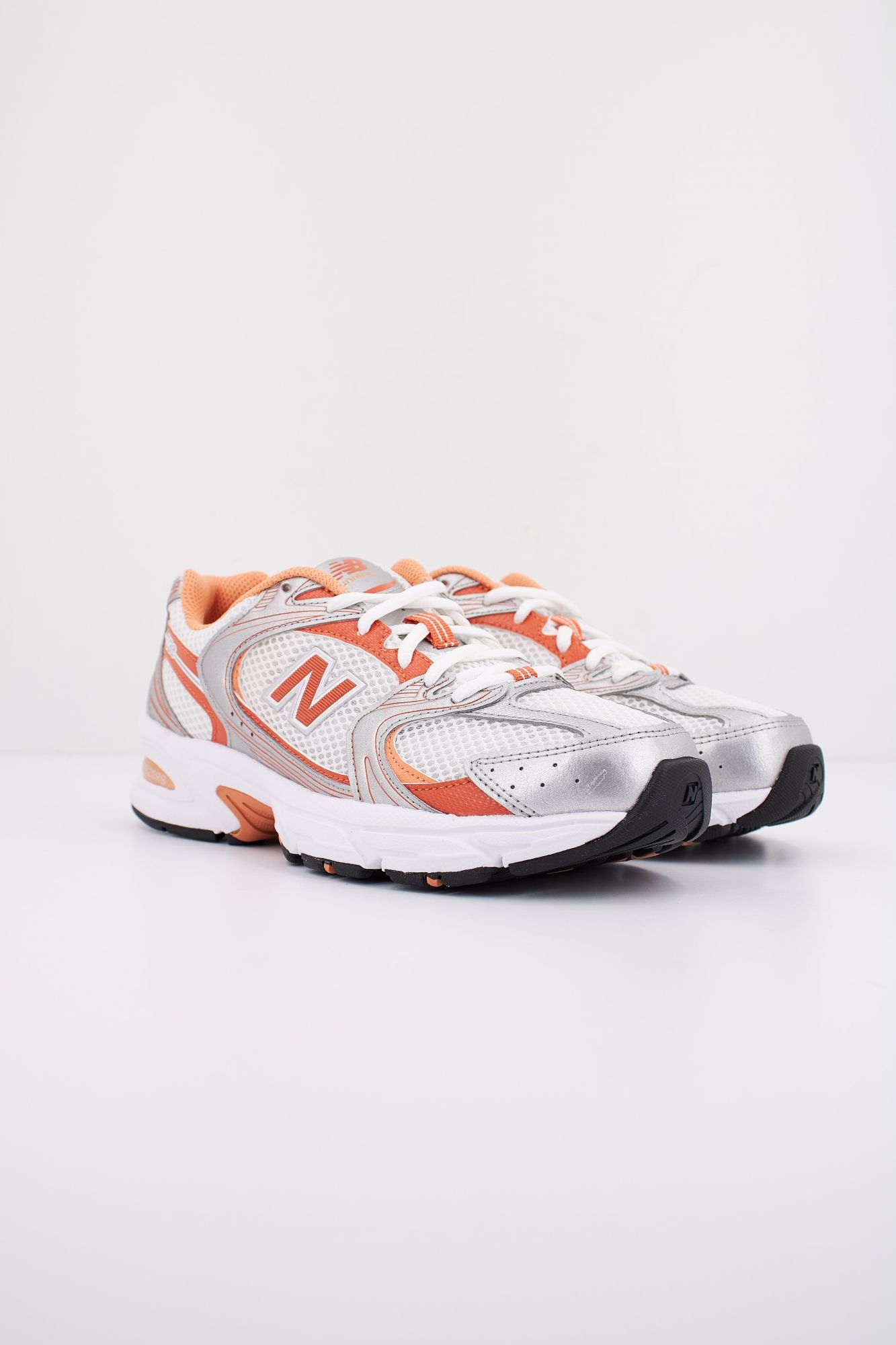 NEW BALANCE MR530  en color BLANCO (2)