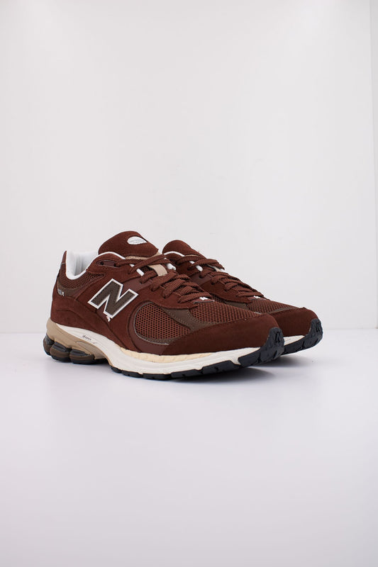 NEW BALANCE M2002 RFF en color MARRON (2)