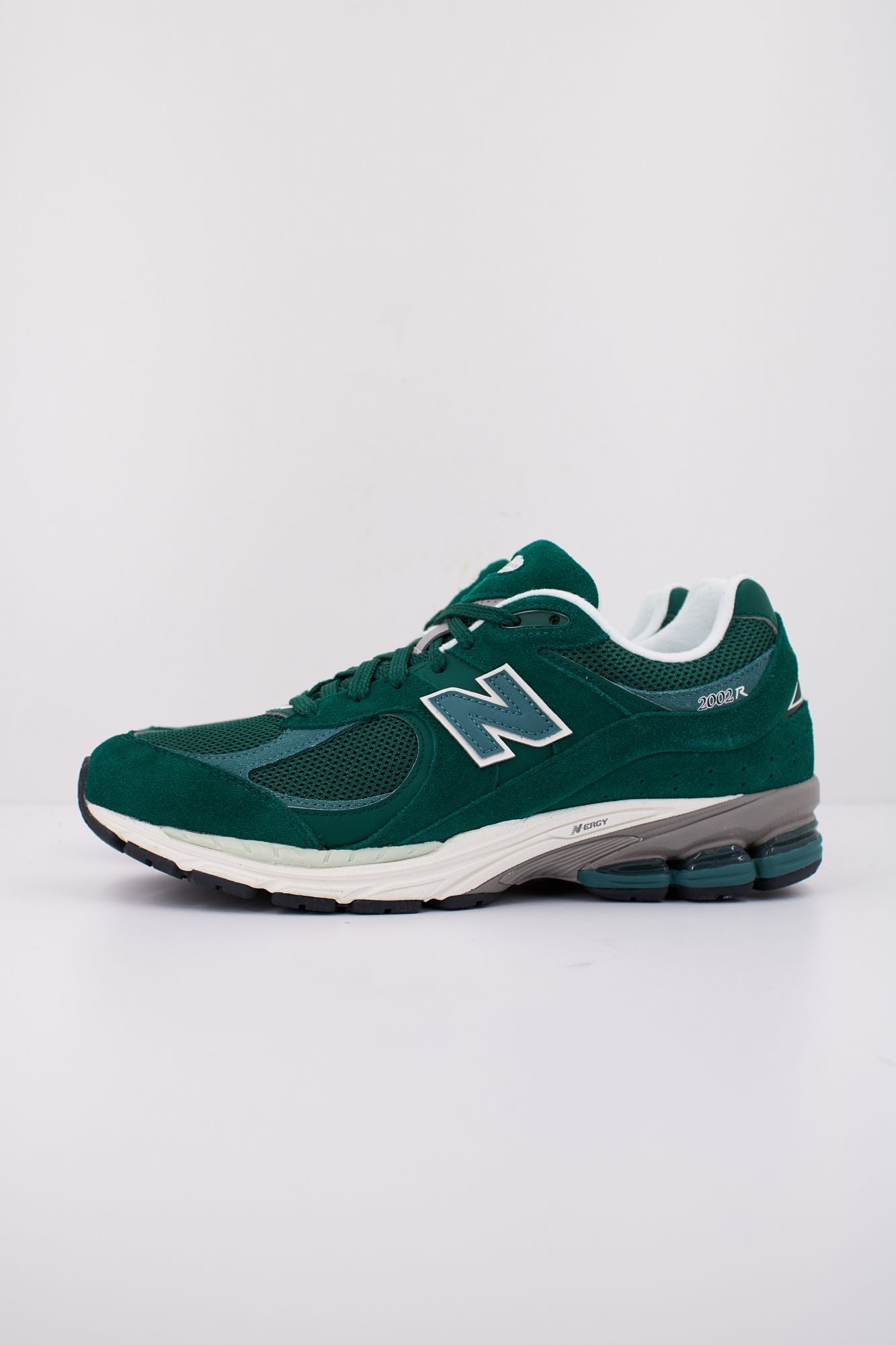 NEW BALANCE M2002 RFK en color VERDE (1)