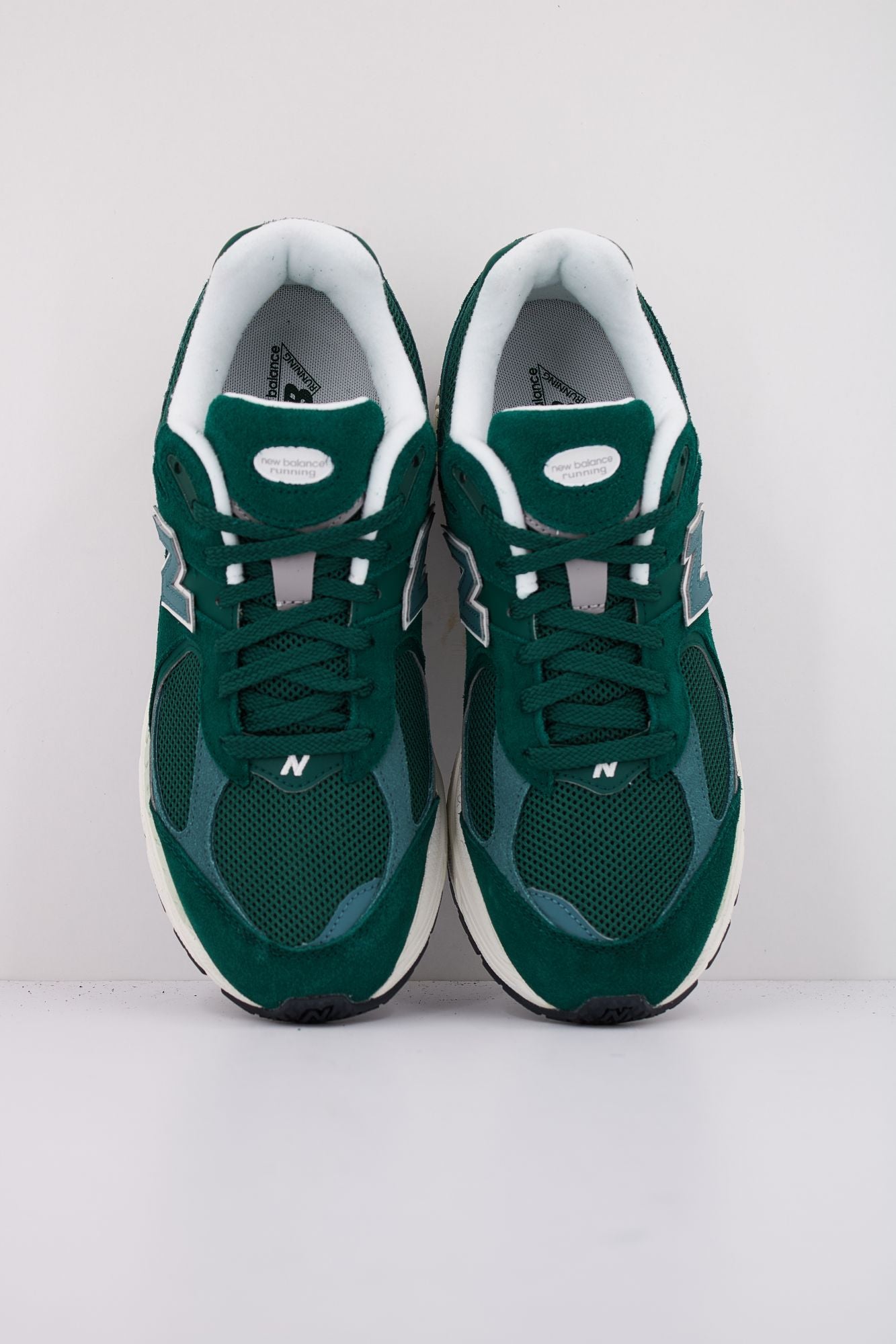 NEW BALANCE M2002 RFK en color VERDE (3)