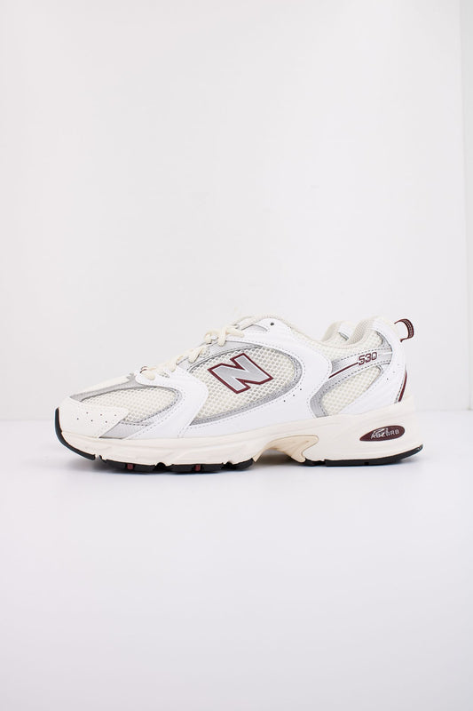 NEW BALANCE MR530 SZ en color BLANCO (1)