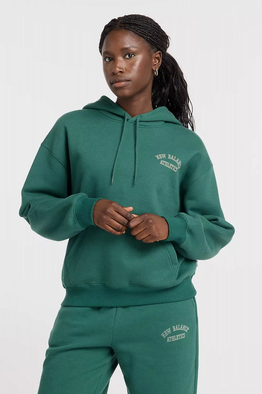 NEW BALANCE GRAPHIC FLEECE HOODIE en color VERDE (1)