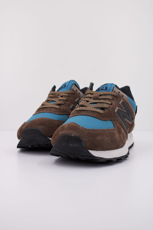 NEW BALANCE U574 RAD en color MARRON (2)