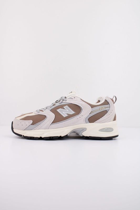 NEW BALANCE MR530 en color MARRON (1)