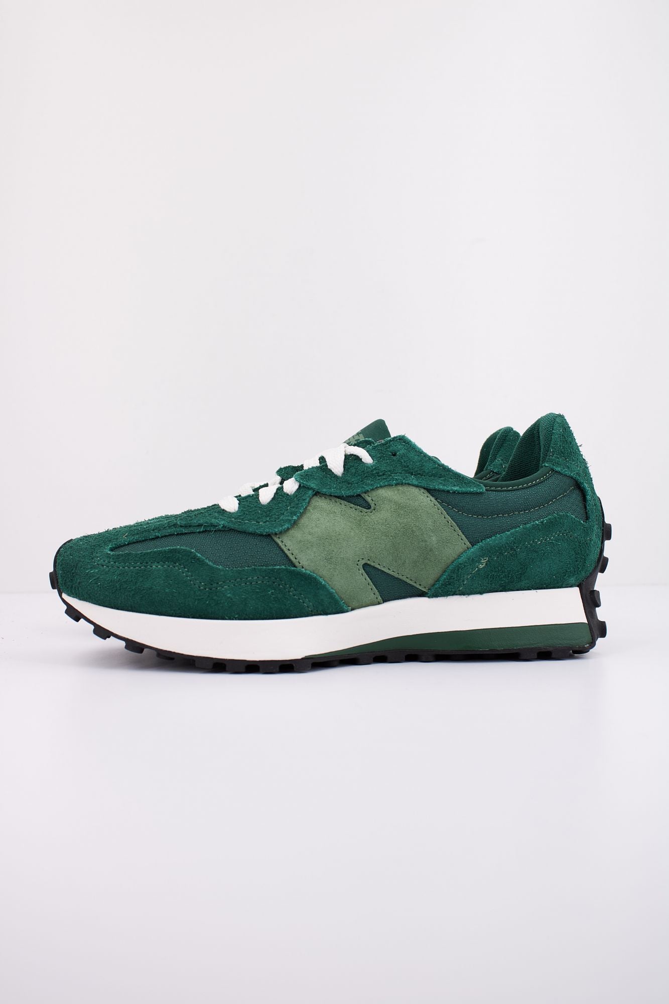 NEW BALANCE U327 WTB en color VERDE (1)